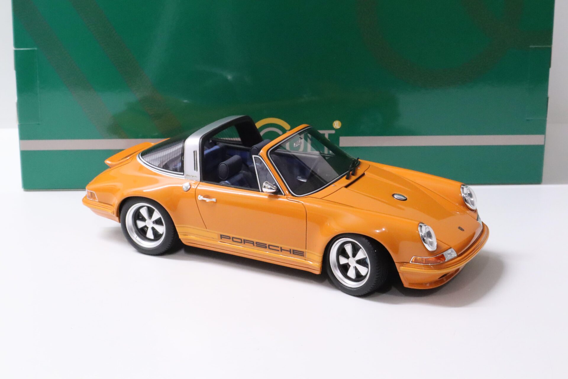 1:18 Cult Scale Models Porsche 911 Targa *SINGER* orange