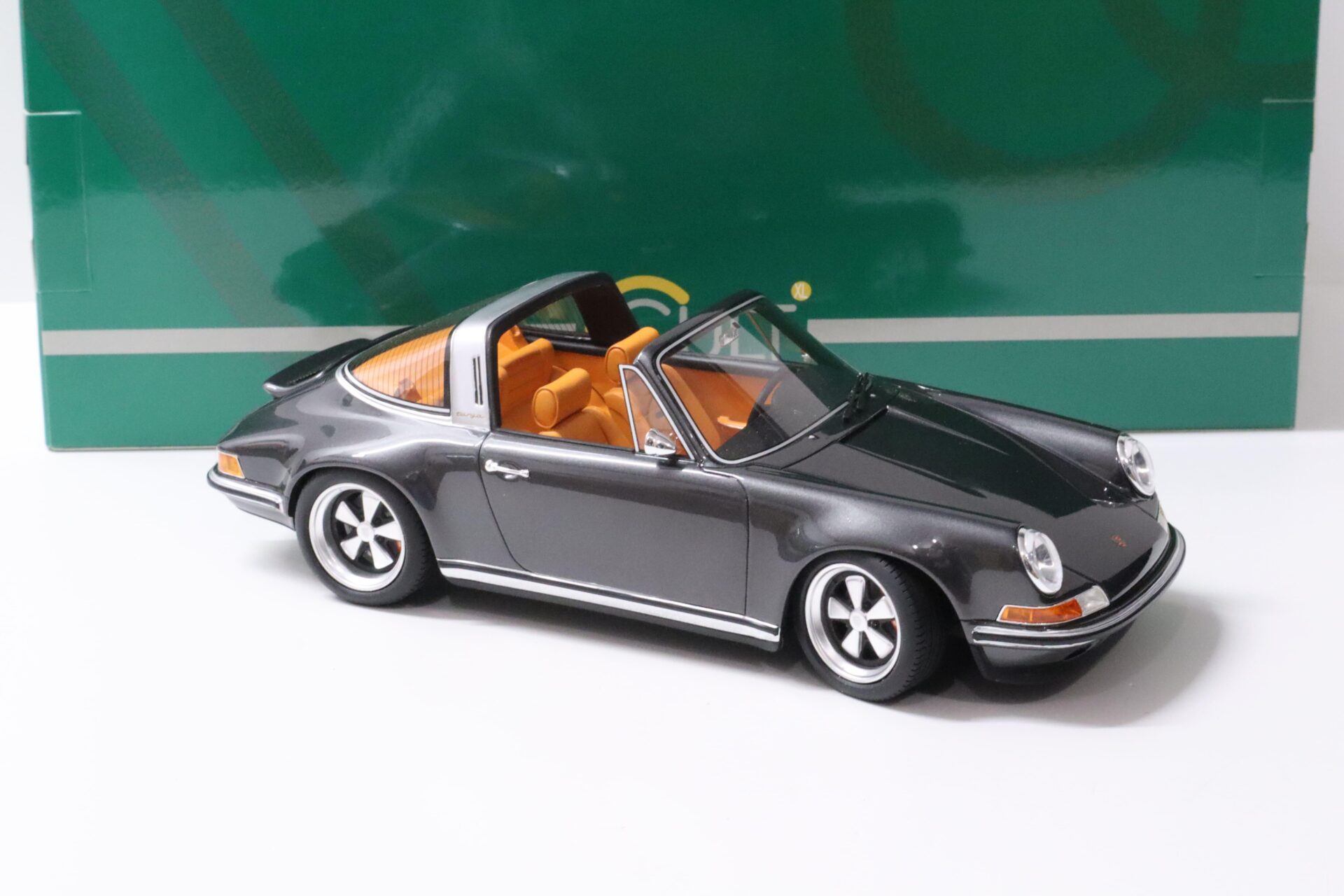 1:18 Cult Scale Models Porsche 911 Targa *SINGER* grey metallic