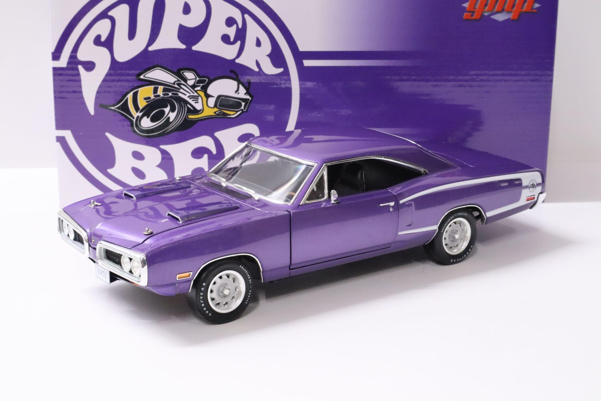 ID 58351 orig.jpg 1:18 GMP 1970 Dodge Coronet Super Bee Coupe plum crazy purple