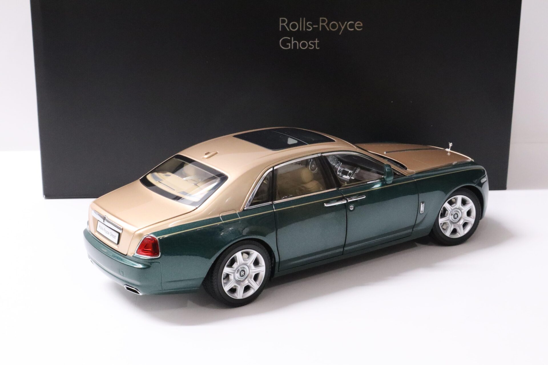 1:18 Kyosho Rolls Royce Ghost Brooklands green metallic/ gold