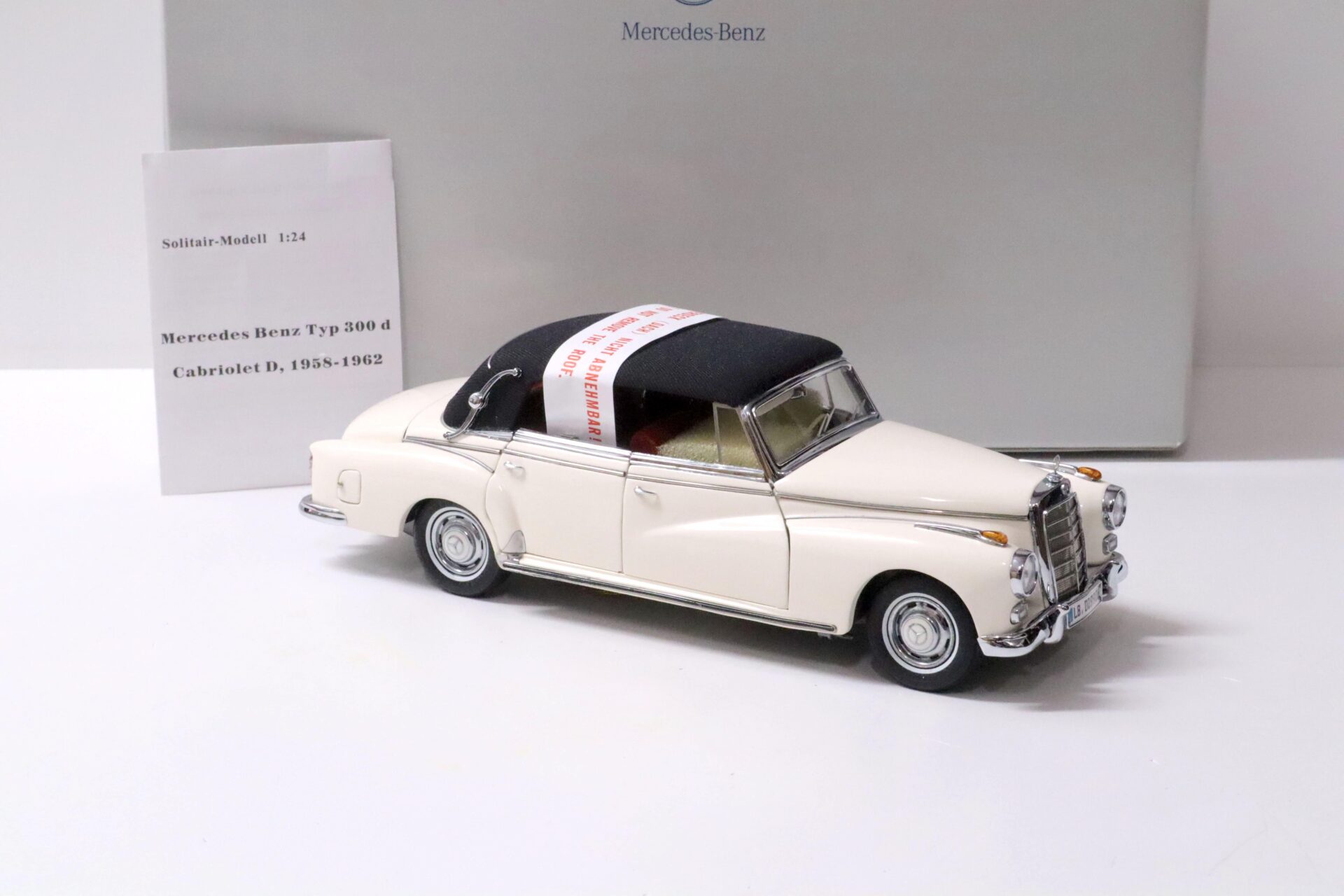 1:24 CMC Mercedes Typ 300D Cabriolet Adenauer white DEALER VERSION