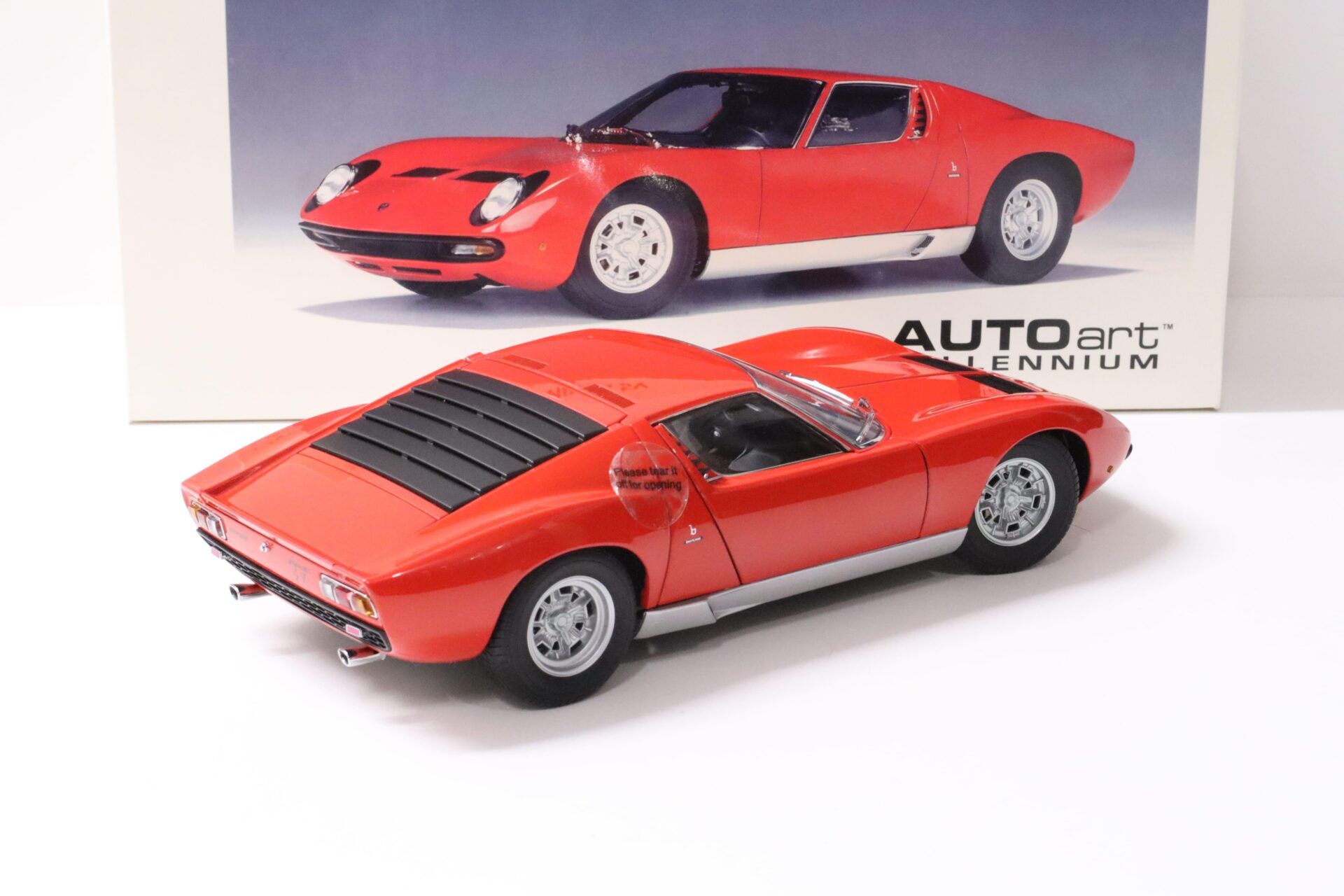 AUTOart Lamborghini Miura SV 1:18 赤 1/43 AUTOart LAMBORGHINI MIURA SV - RED WITH OPENINGS Diecast Car