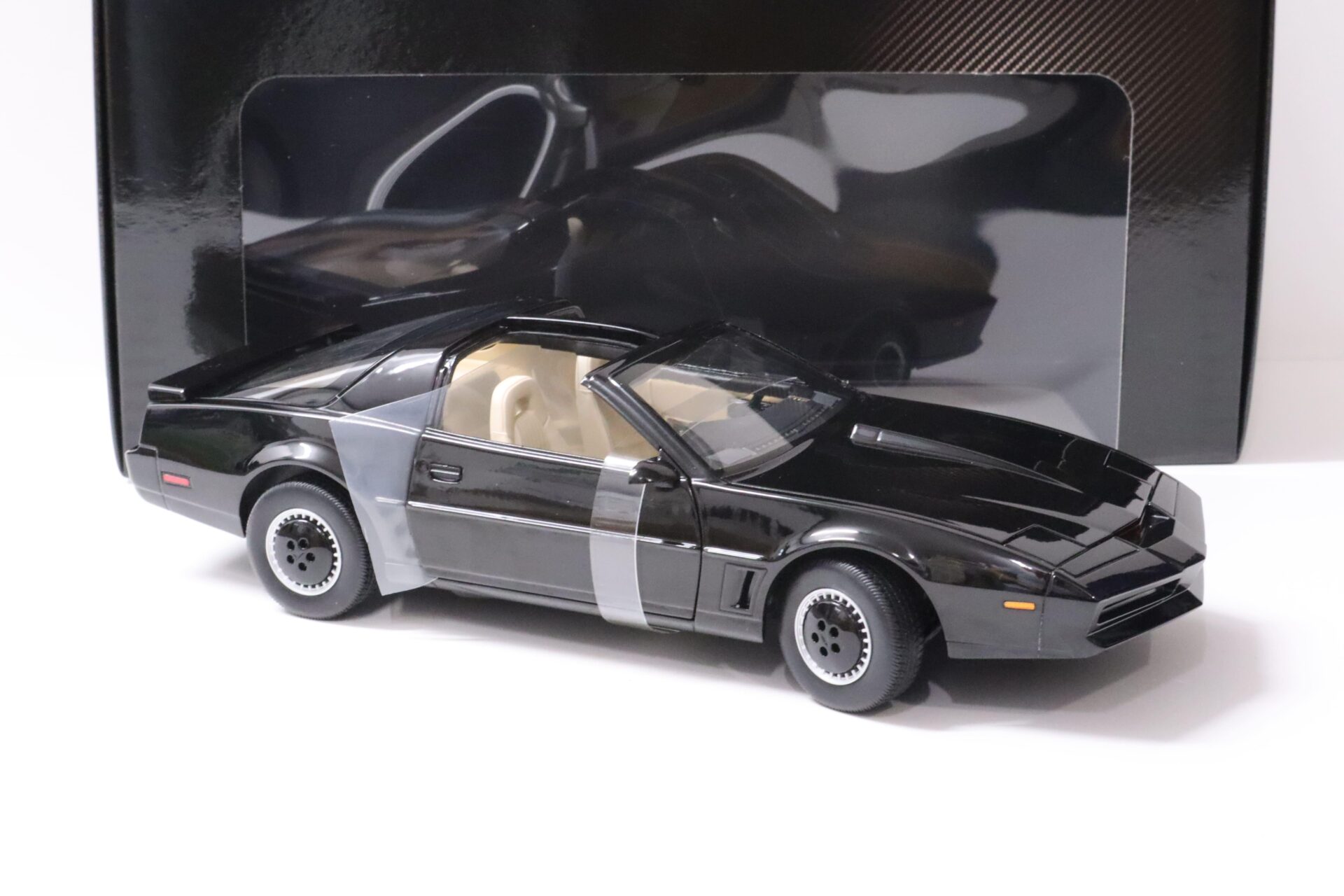 1:18 Hot Wheels Pontiac Trans AM Knight Rider KITT black