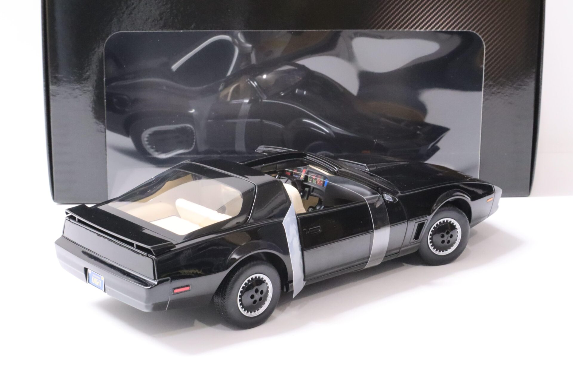 1:18 Hot Wheels Pontiac Trans AM Knight Rider KITT black