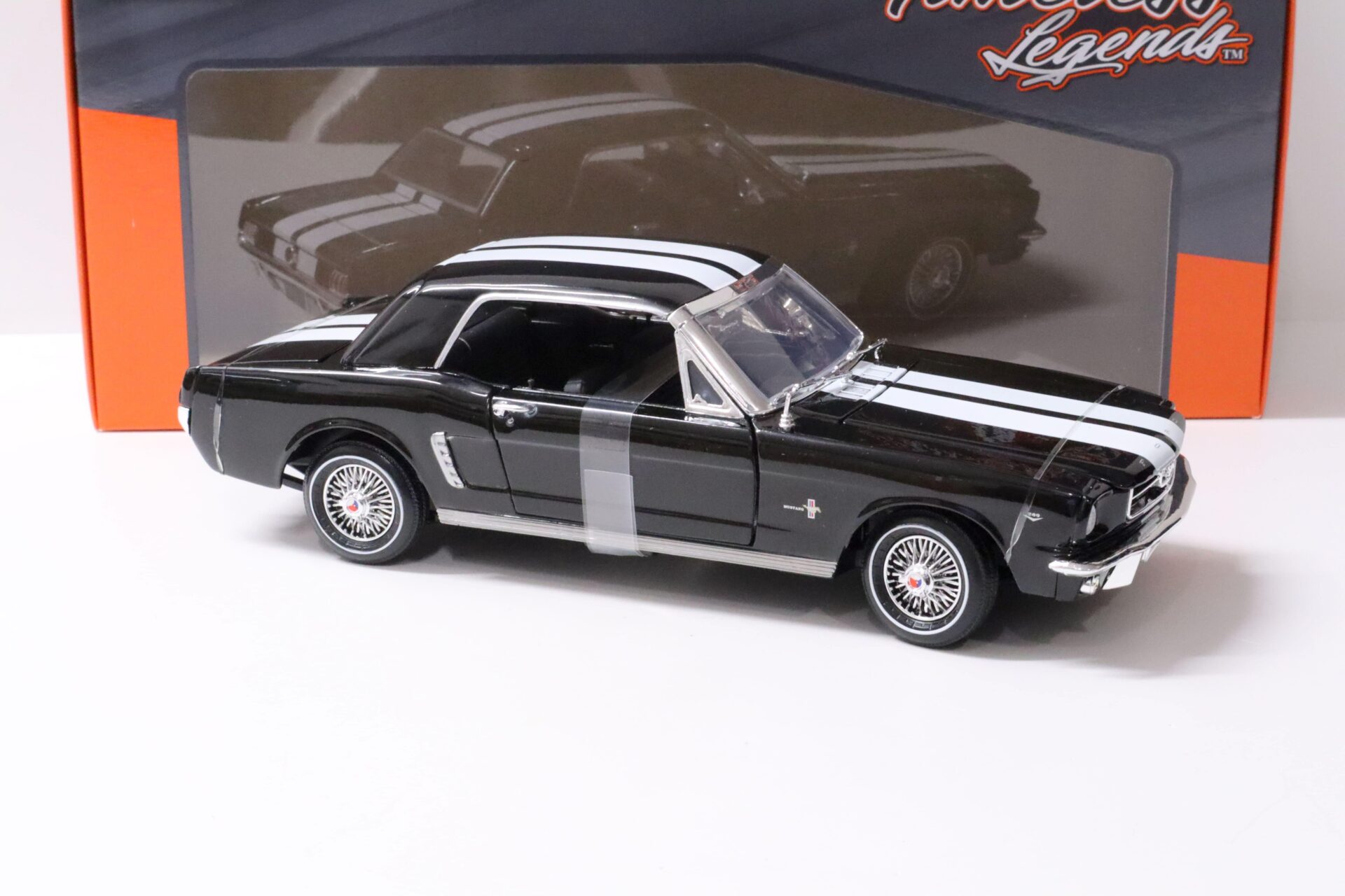 1:18 Motor Max 1964 1/2 Ford Mustang Hardtop black/ white stripes