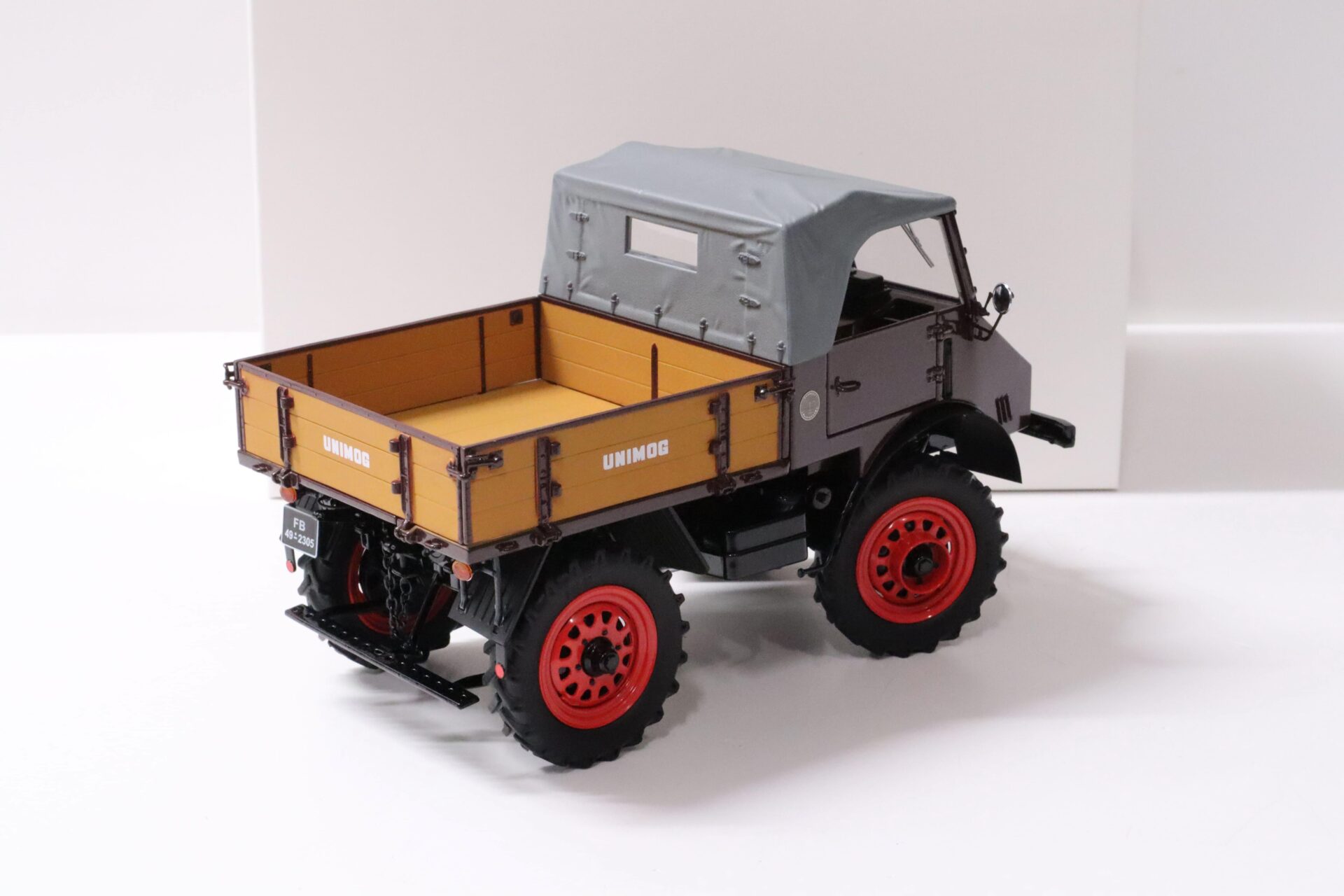 1:18 Schuco Mercedes Unimog U401 with Softtop 1956 dark red