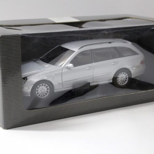 1:18 Kyosho Mercedes E320 E-Klasse T-Modell W211 silver DEALER VERSION
