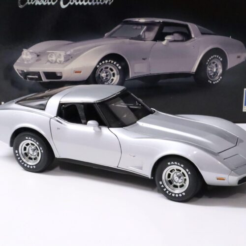 1:18 AUTOart Chevrolet Corvette 1978 "25TH Anniversary Edition" Titanium silver