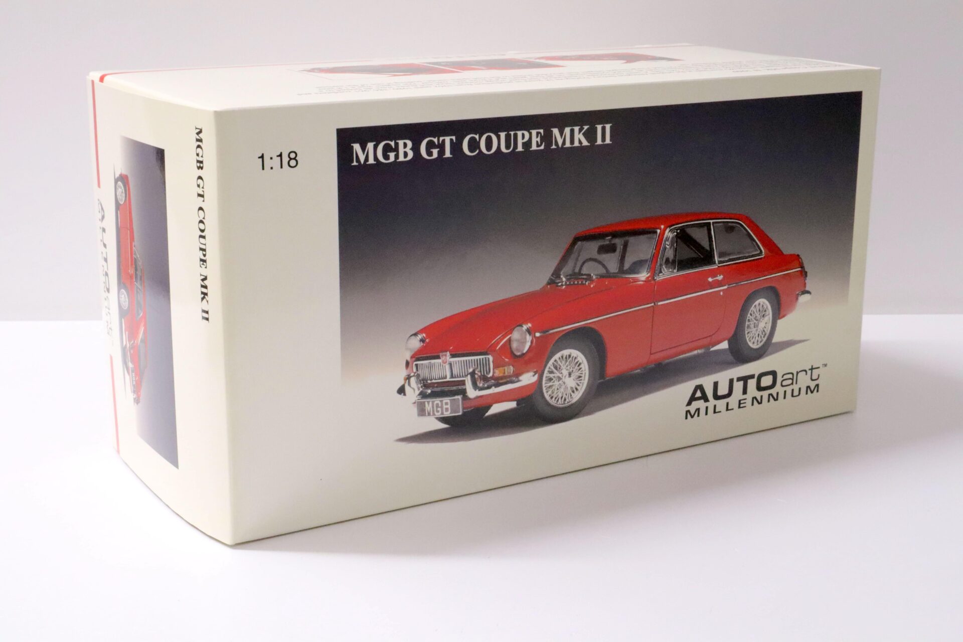 1:18 AUTOart MGB GT Coupe MKII 1969 red