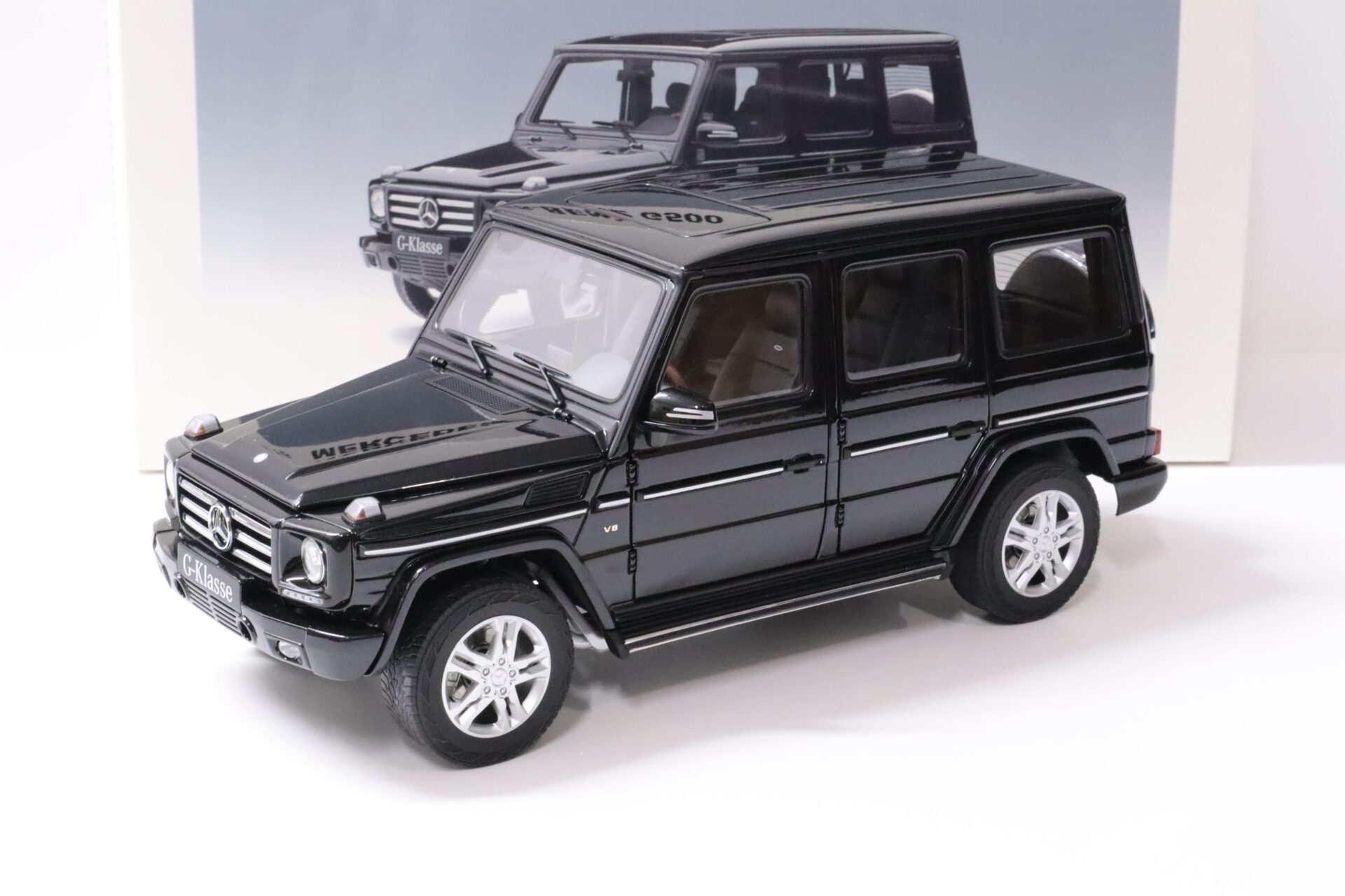 ID 58637 orig.jpg 1:18 AUTOart Mercedes G-Klasse G500 W463 Facelift 2012 black