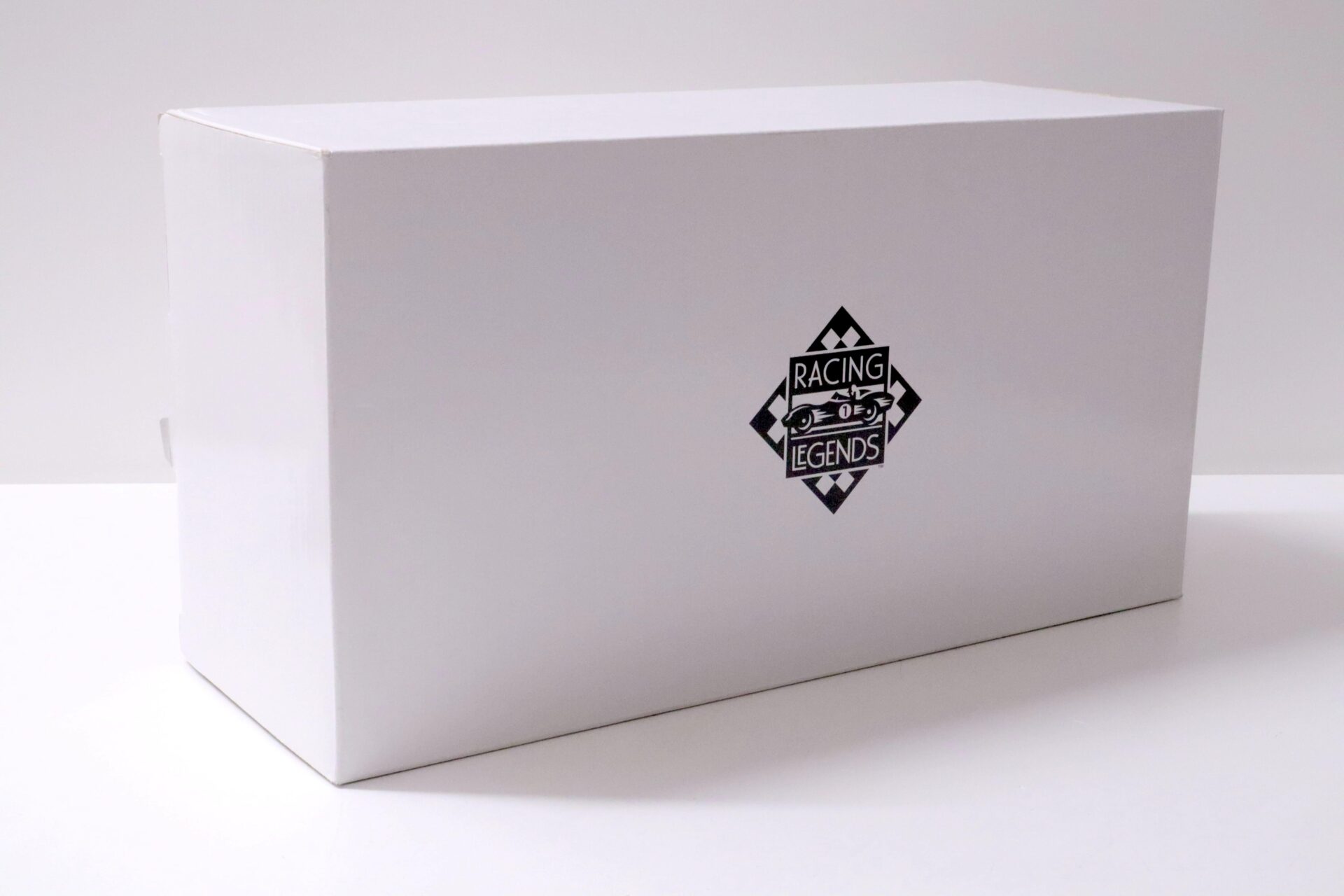 1:18 Exoto Porsche 935 Turbo 12h Winner Sebring 1979 BUDWEISER #9 Akin/McFarlin/Woods