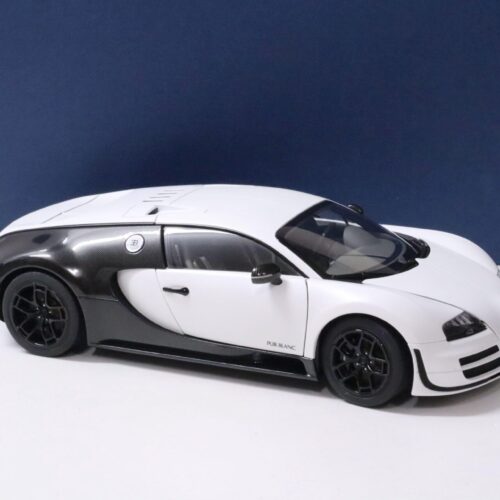 1:18 AUTOart Bugatti Veyron Super Sport PUR BLANC EDITION white/ black