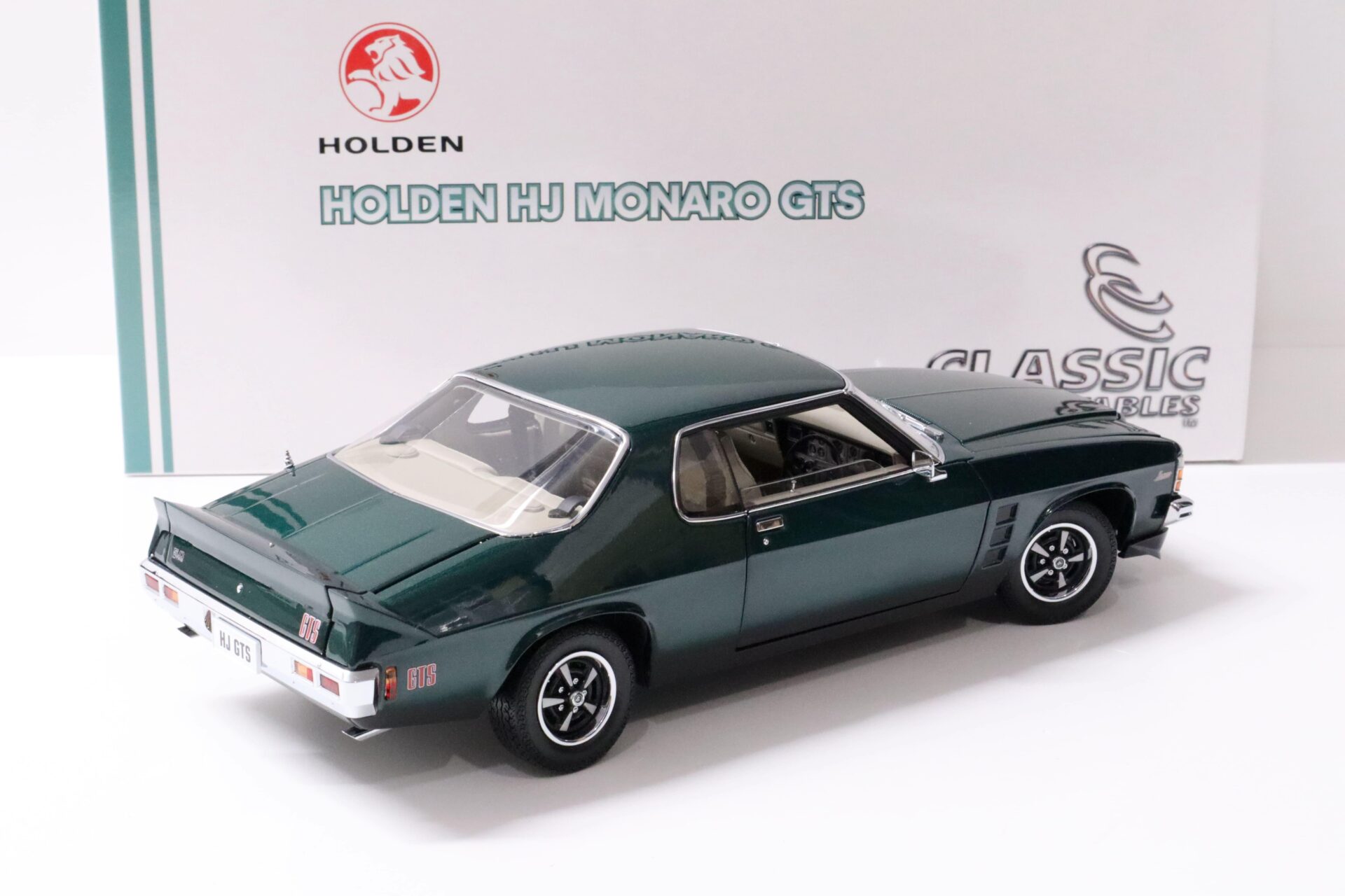 1:18 Classic Carlectables Holden HJ Monaro GTS Jade green metallic