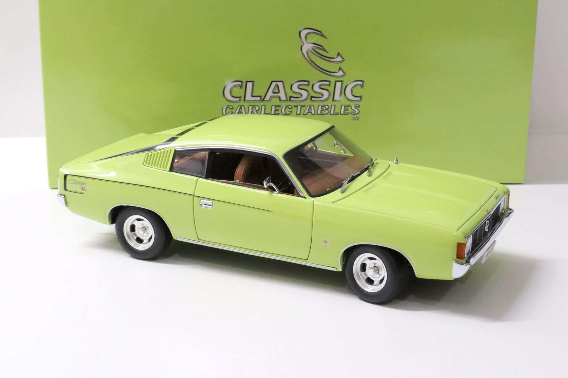 1:18 Classic Carlectables 1973 Chrysler VJ Charger XL 6 Pack Lime light green