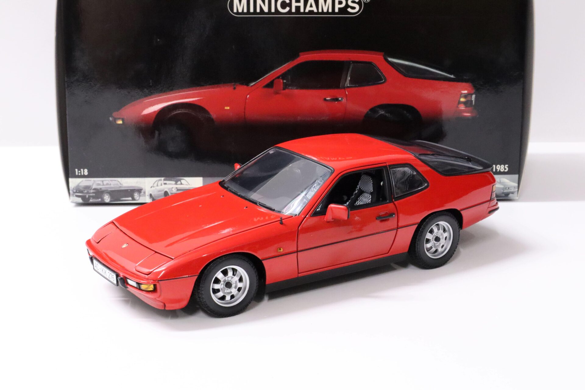 1:18 Minichamps Porsche 924 Coupe 1985 red