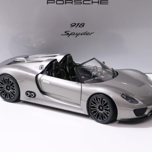 1:18 Minichamps Porsche 918 Spyder Prototype Liquid Metal DEALER VERSION - Image 2