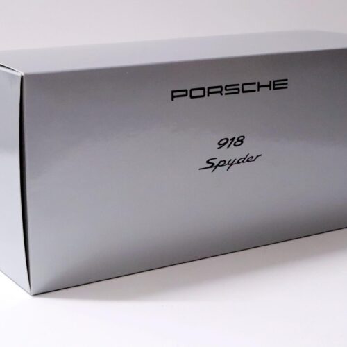 1:18 Minichamps Porsche 918 Spyder Prototype Liquid Metal DEALER VERSION - Image 4