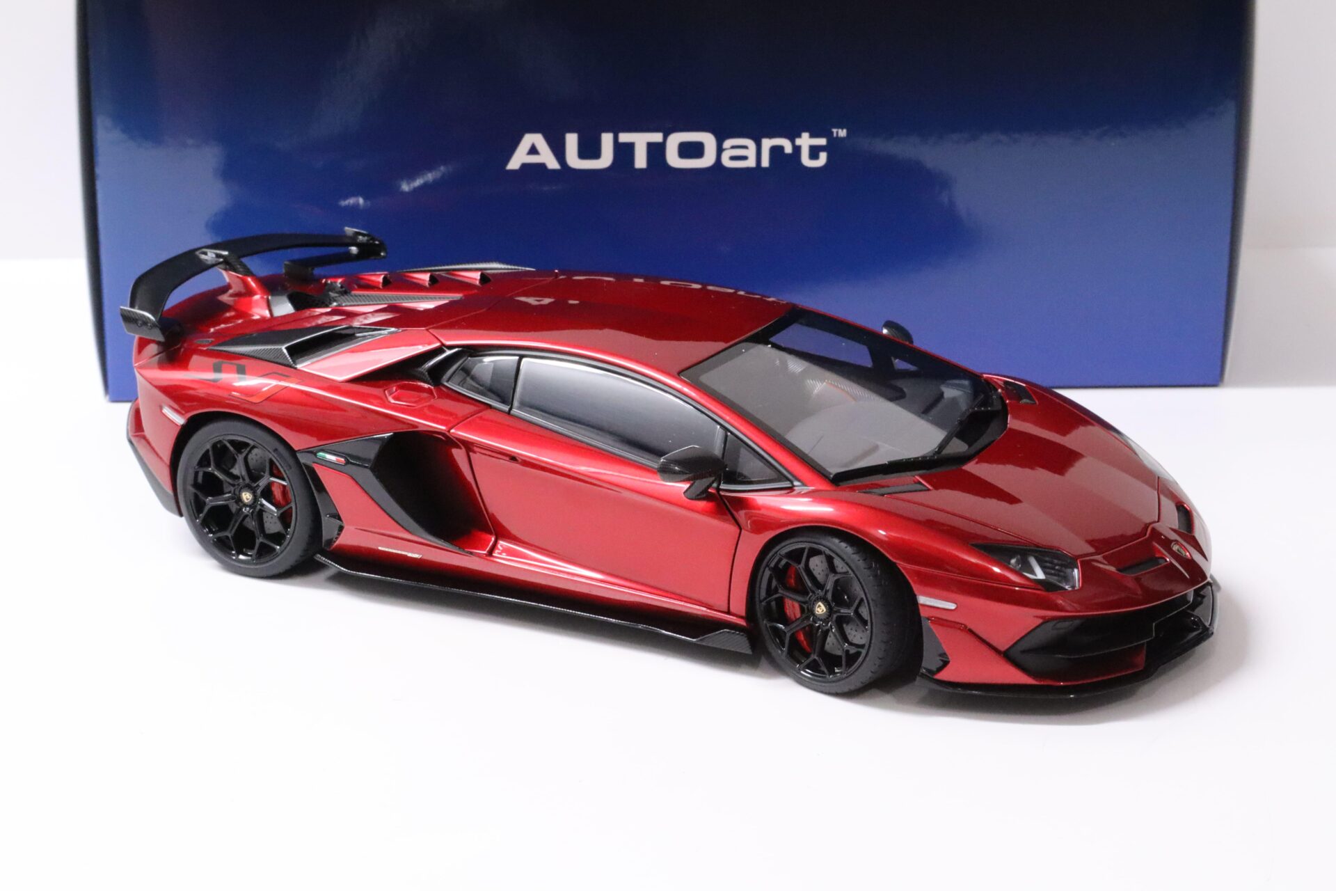 1:18 AUTOart Lamborghini Aventador SVJ 2019 Rosso Efesto/ metallic red