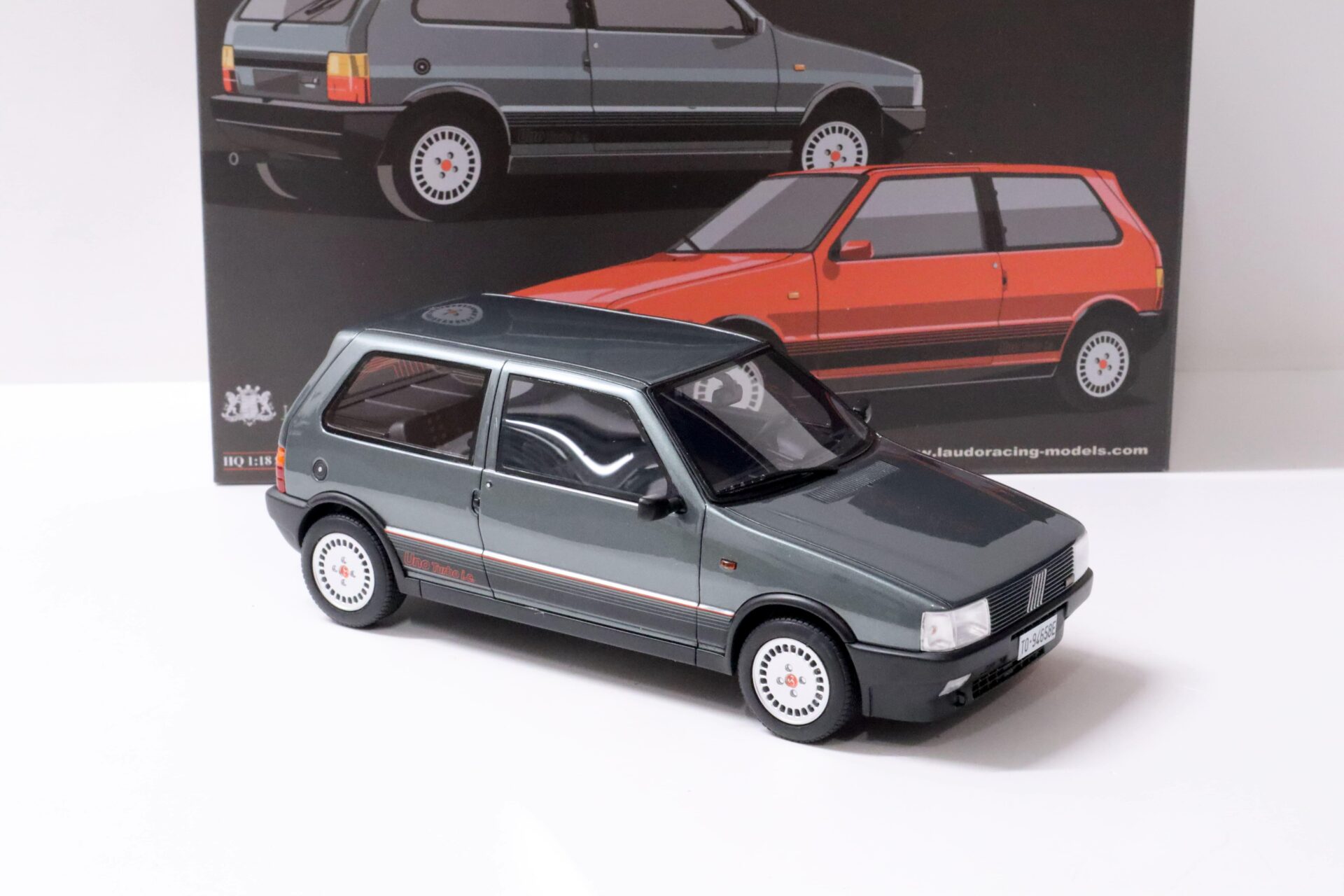 1:18 Laudoracing-Model Fiat Uno Turbo I.E. 1987 green metallic