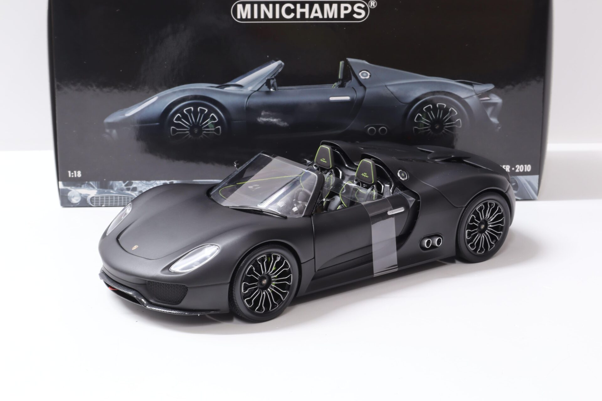 1:18 Minichamps Porsche 918 Spyder 2010 matt black