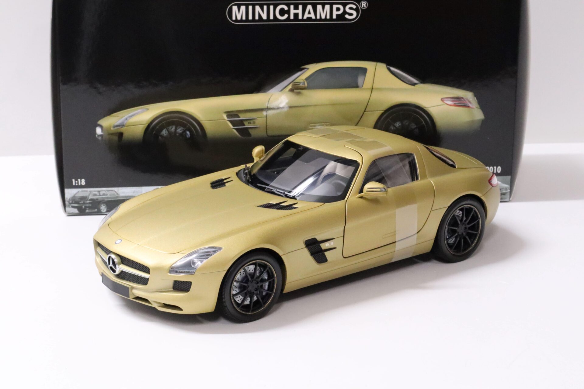 1:18 Minichamps Mercedes SLS AMG 2010 Coupe matt gold/ black wheel