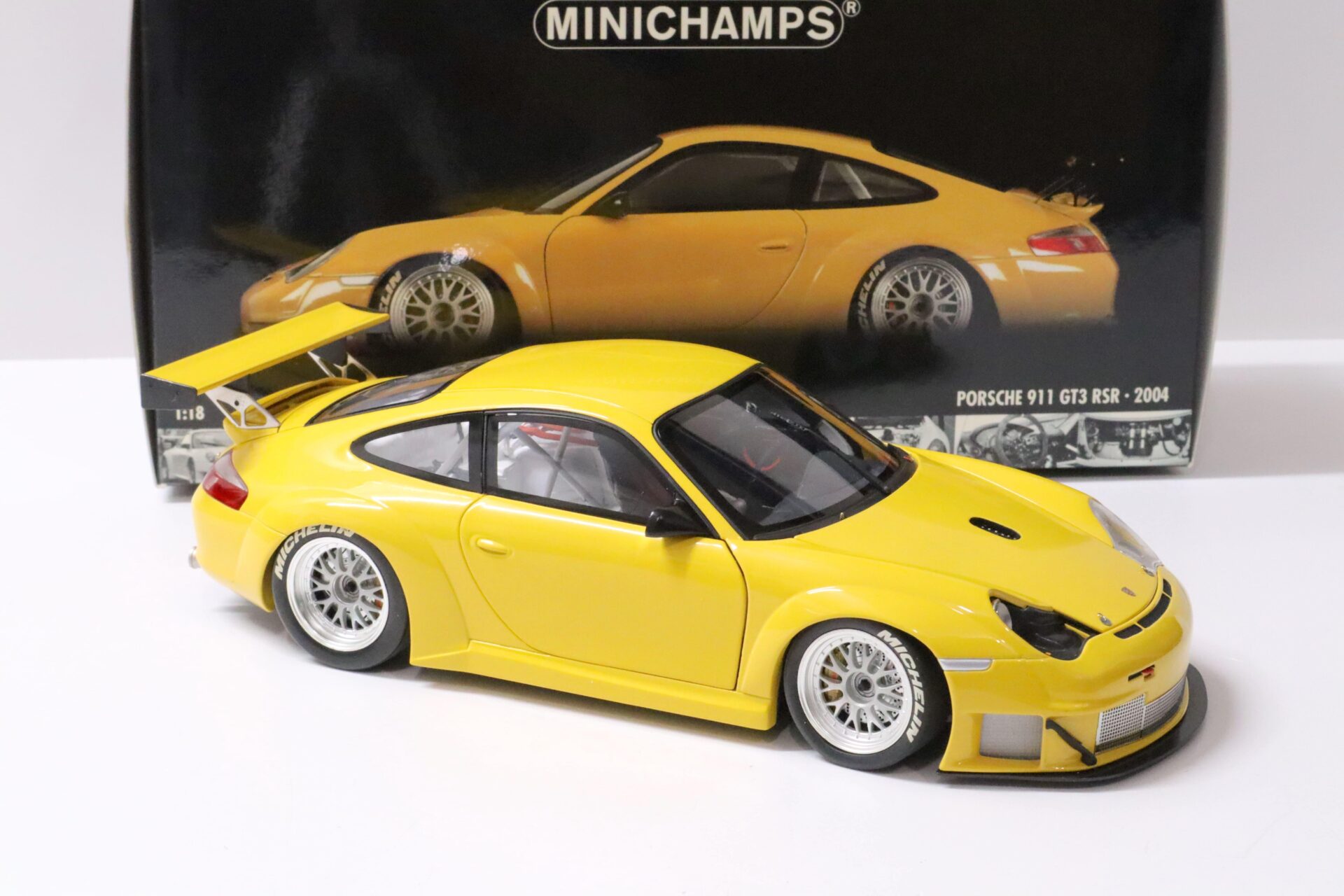 1:18 Minichamps Porsche 911 (996) GT3 RSR ALMS 2004 yellow