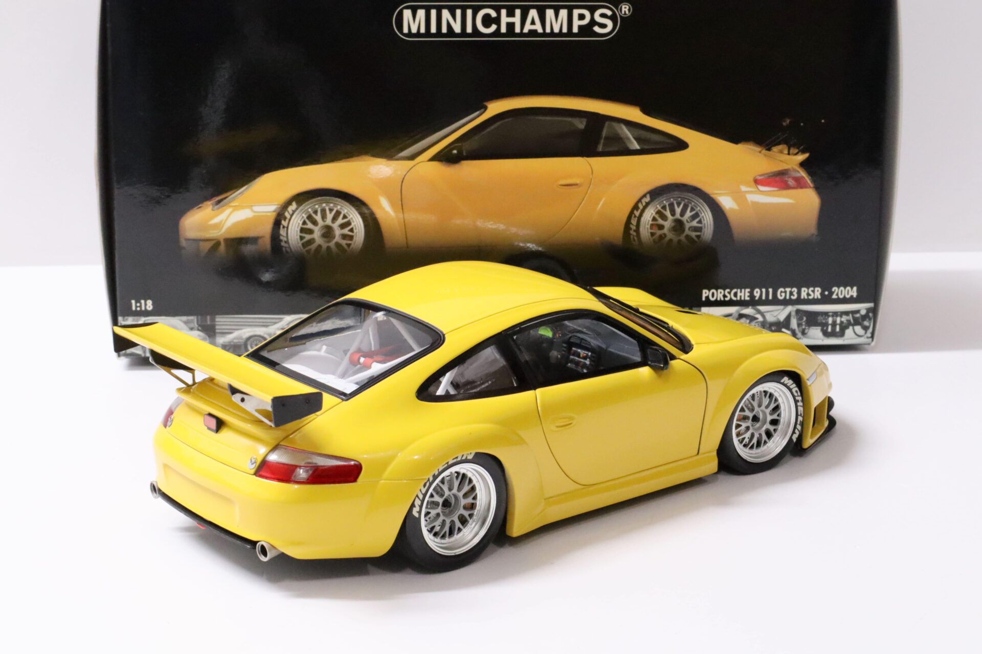1:18 Minichamps Porsche 911 (996) GT3 RSR ALMS 2004 yellow