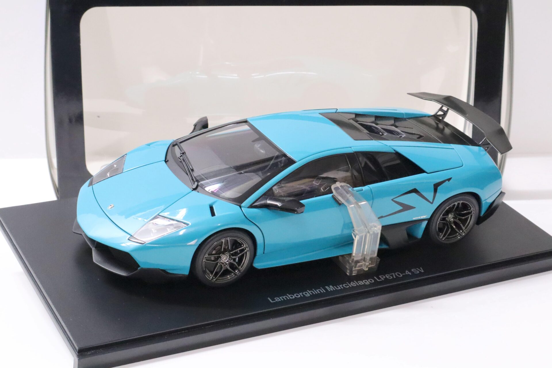 1:18 AUTOart Lamborghini Murcielago LP670-4 SV Turquoise blue