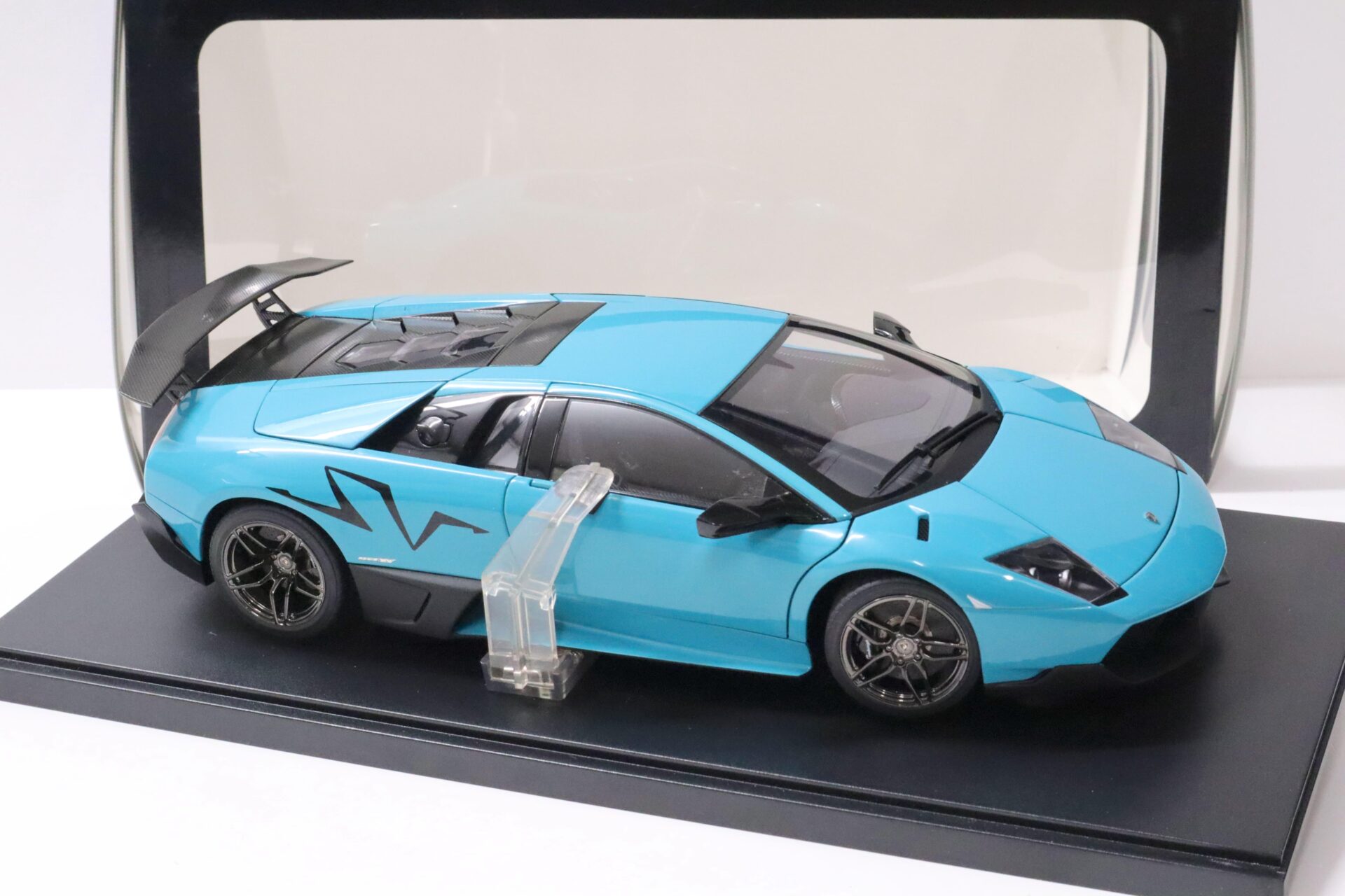 1:18 AUTOart Lamborghini Murcielago LP670-4 SV Turquoise blue