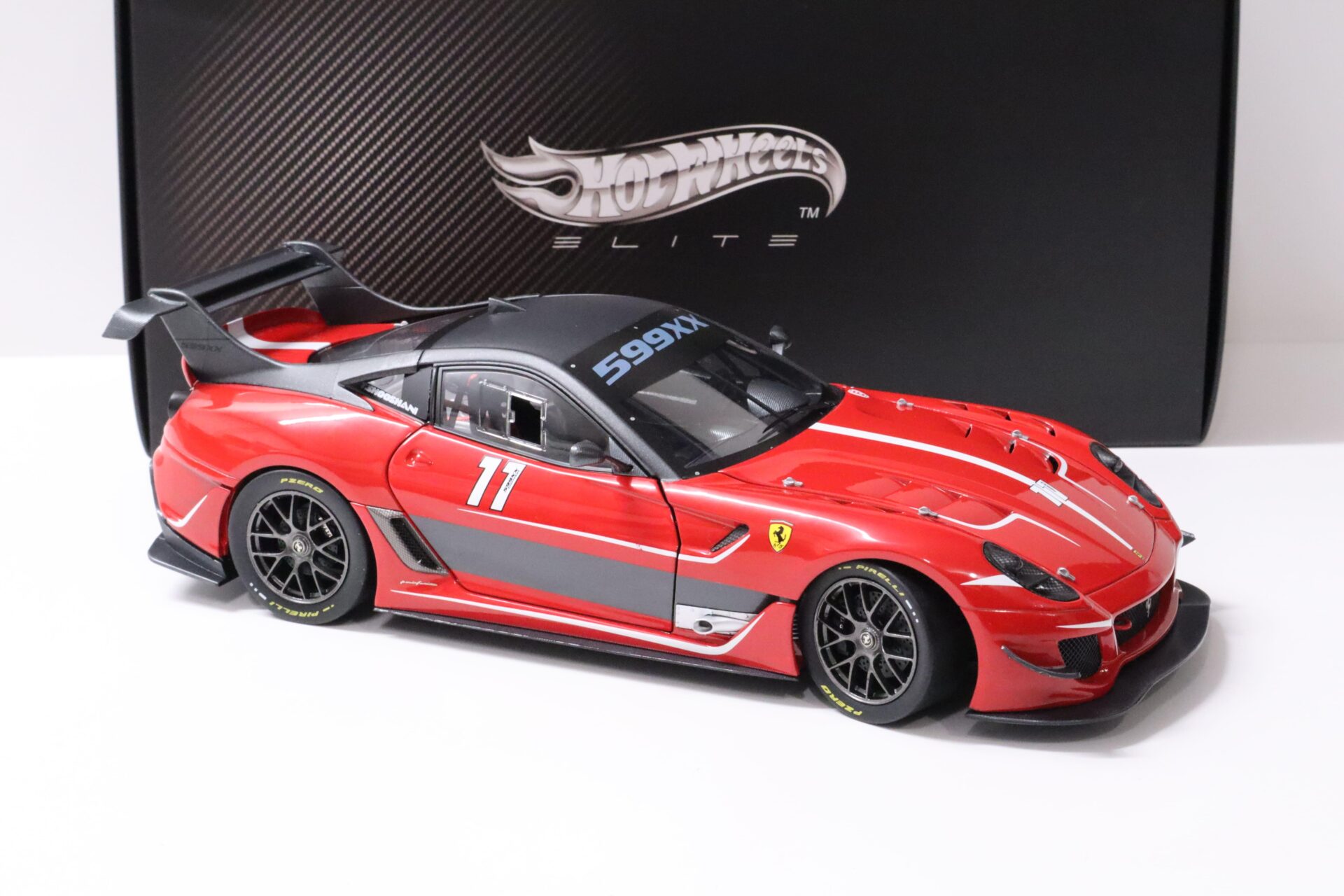 1:18 Hot Wheels Elite Ferrari 599XX EVO #11 red BCJ91