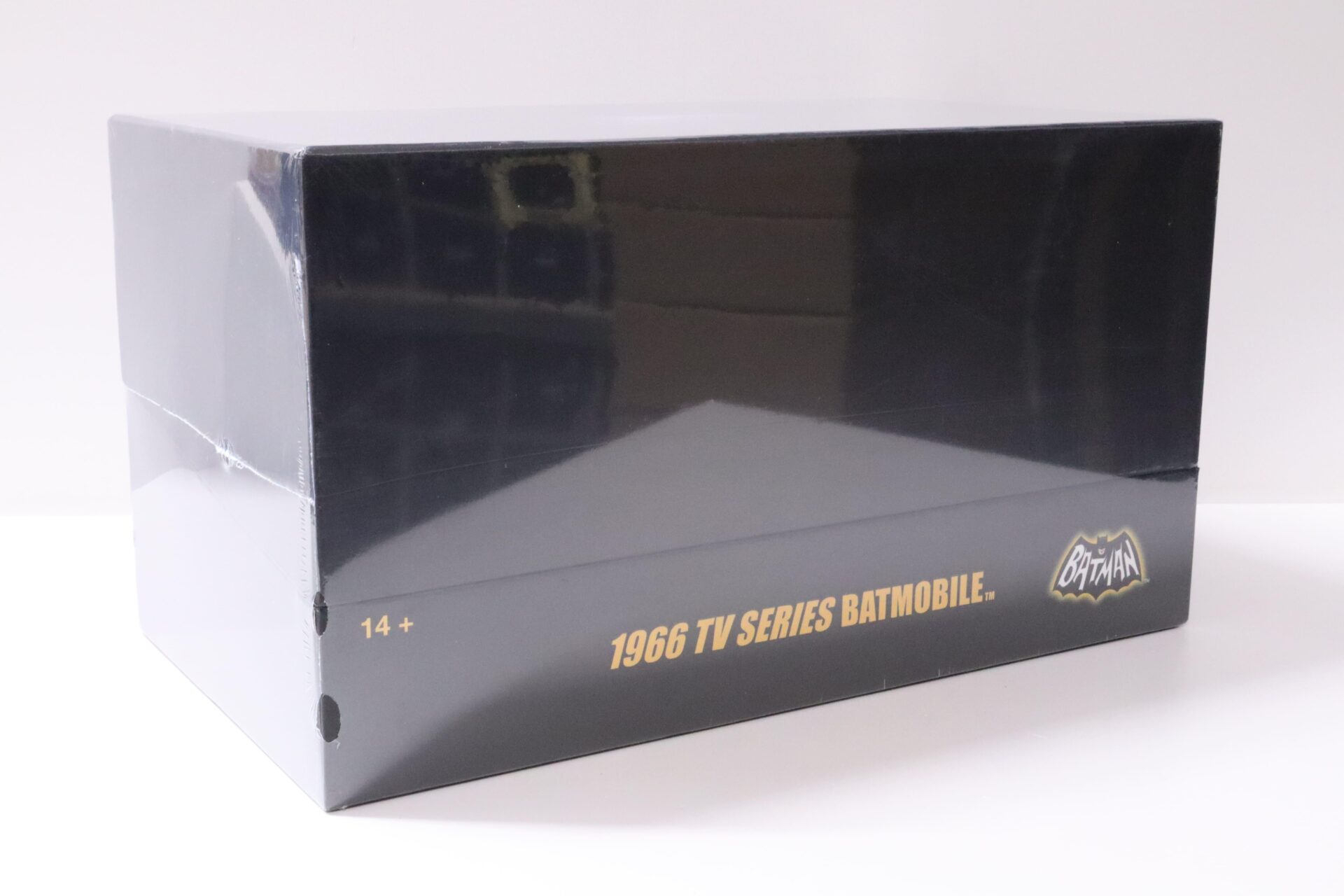 1:18 Hot Wheels SUPER Elite 1966 BATMAN TV Series Batmobile black