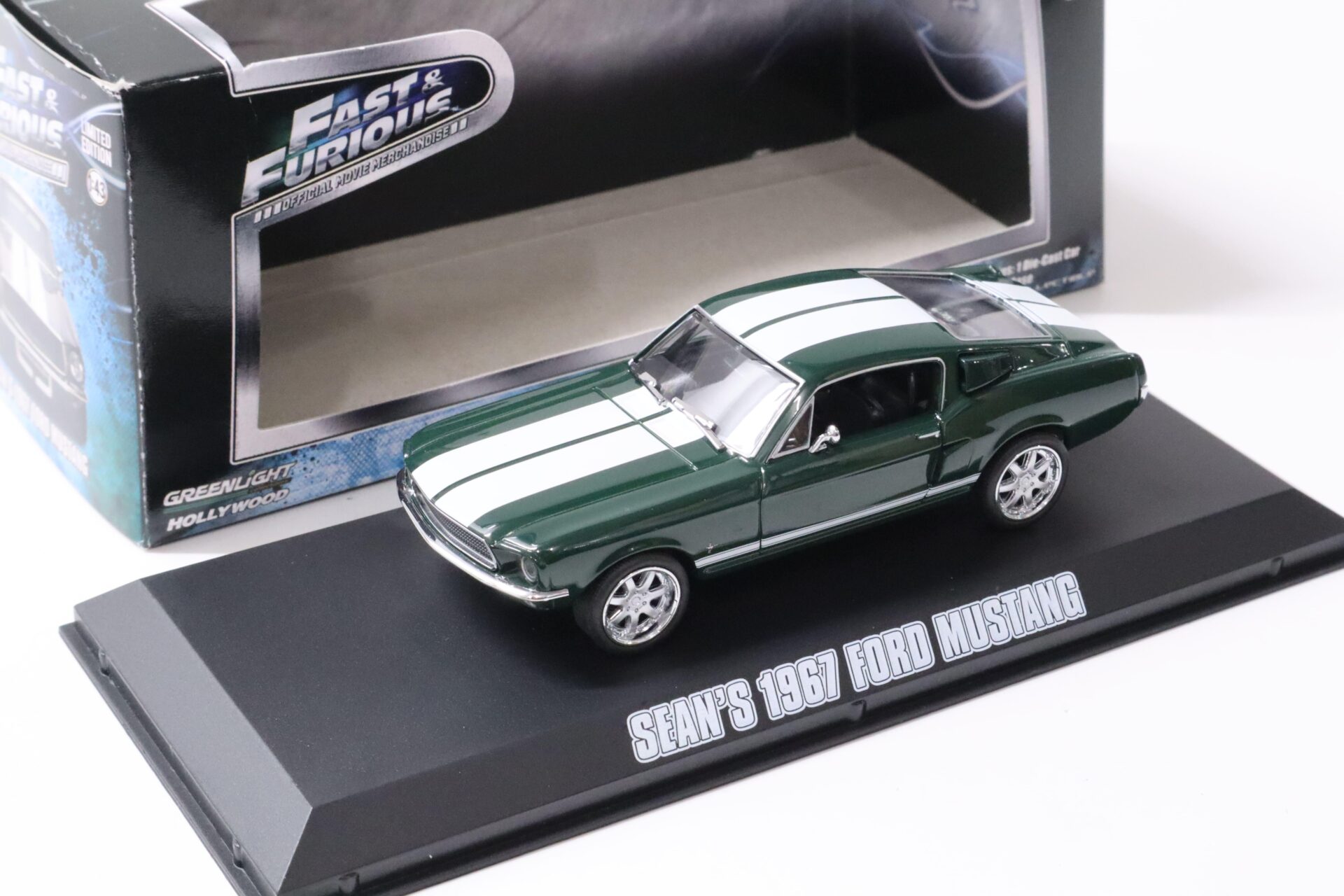 1:43 Greenlight Fast and Furious SEANÂ´s 1967 Ford Mustang green/ white stripes