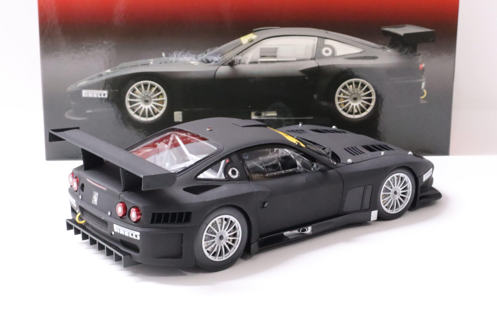 1:18 Kyosho Ferrari 575 GTC Evoluzione Coupe 2005 matt black