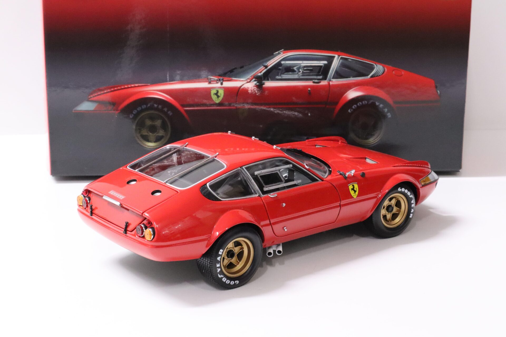 1:18 Kyosho Ferrari 365 GTB4 Competizione No Livery Version red