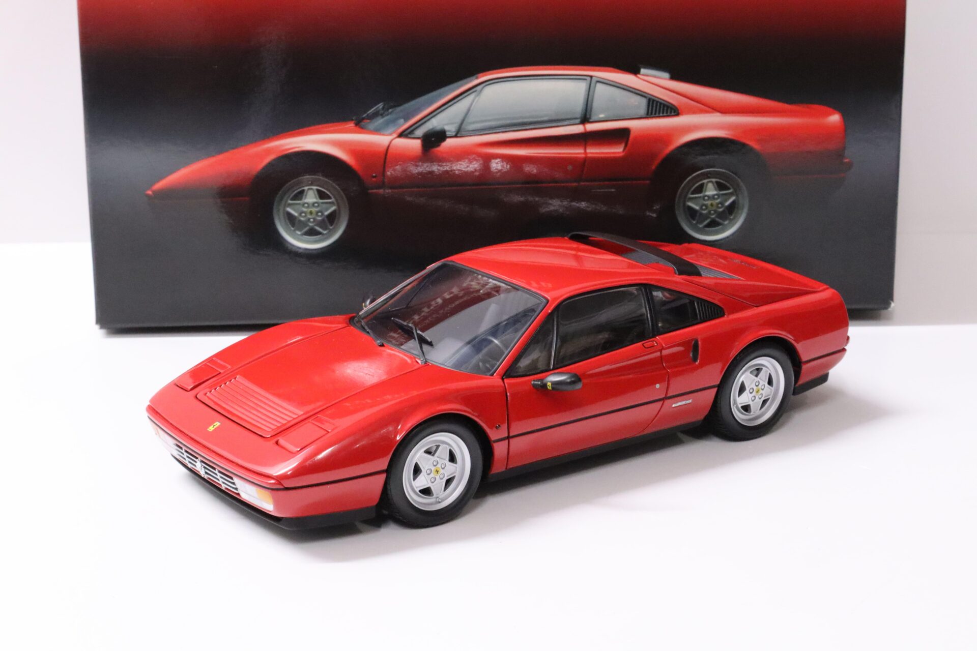 1:18 Kyosho Ferrari 328 GTB Coupe 1988 red