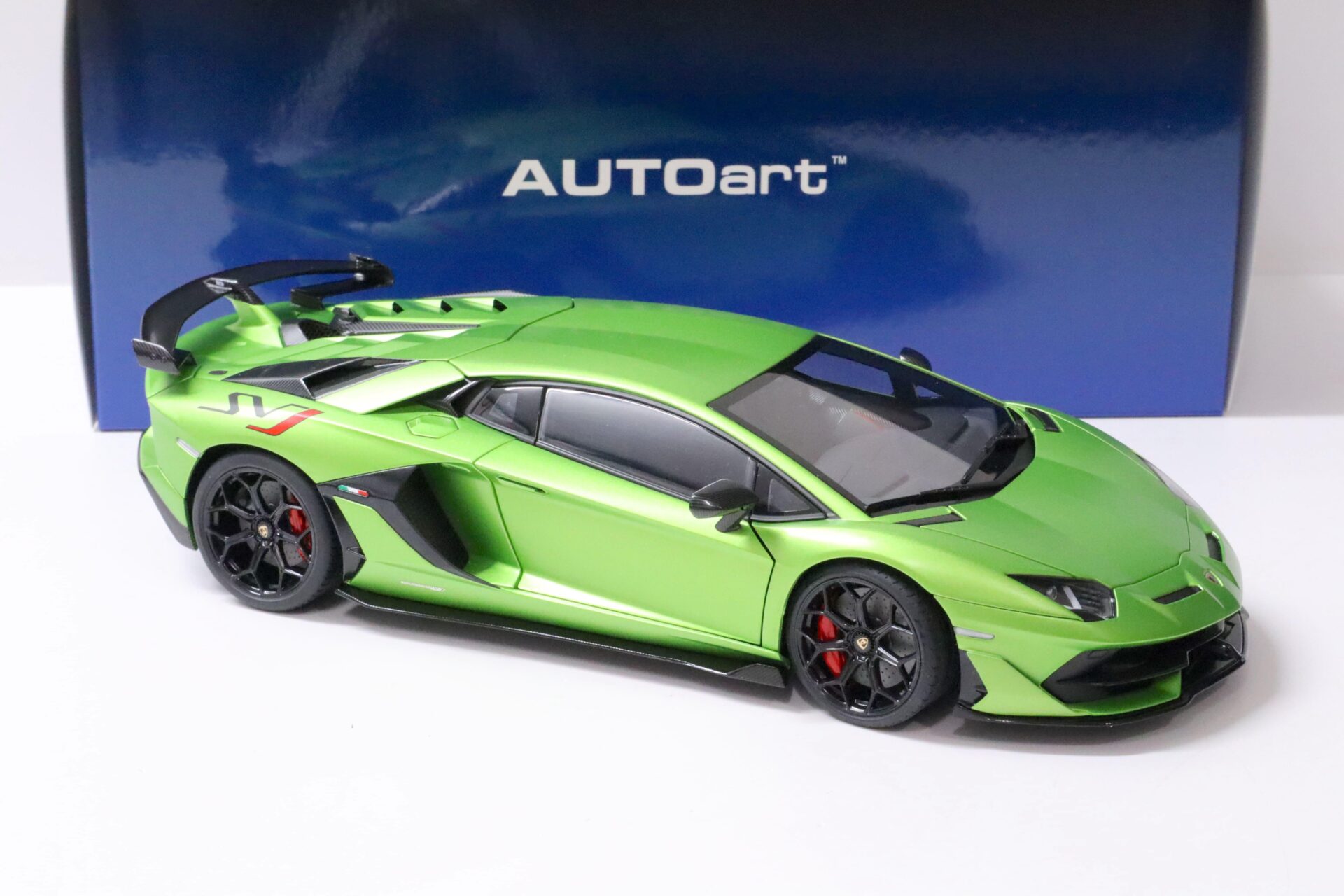 1:18 AUTOart Lamborghini Aventador SVJ 2019 Verde Alceo/ matt green