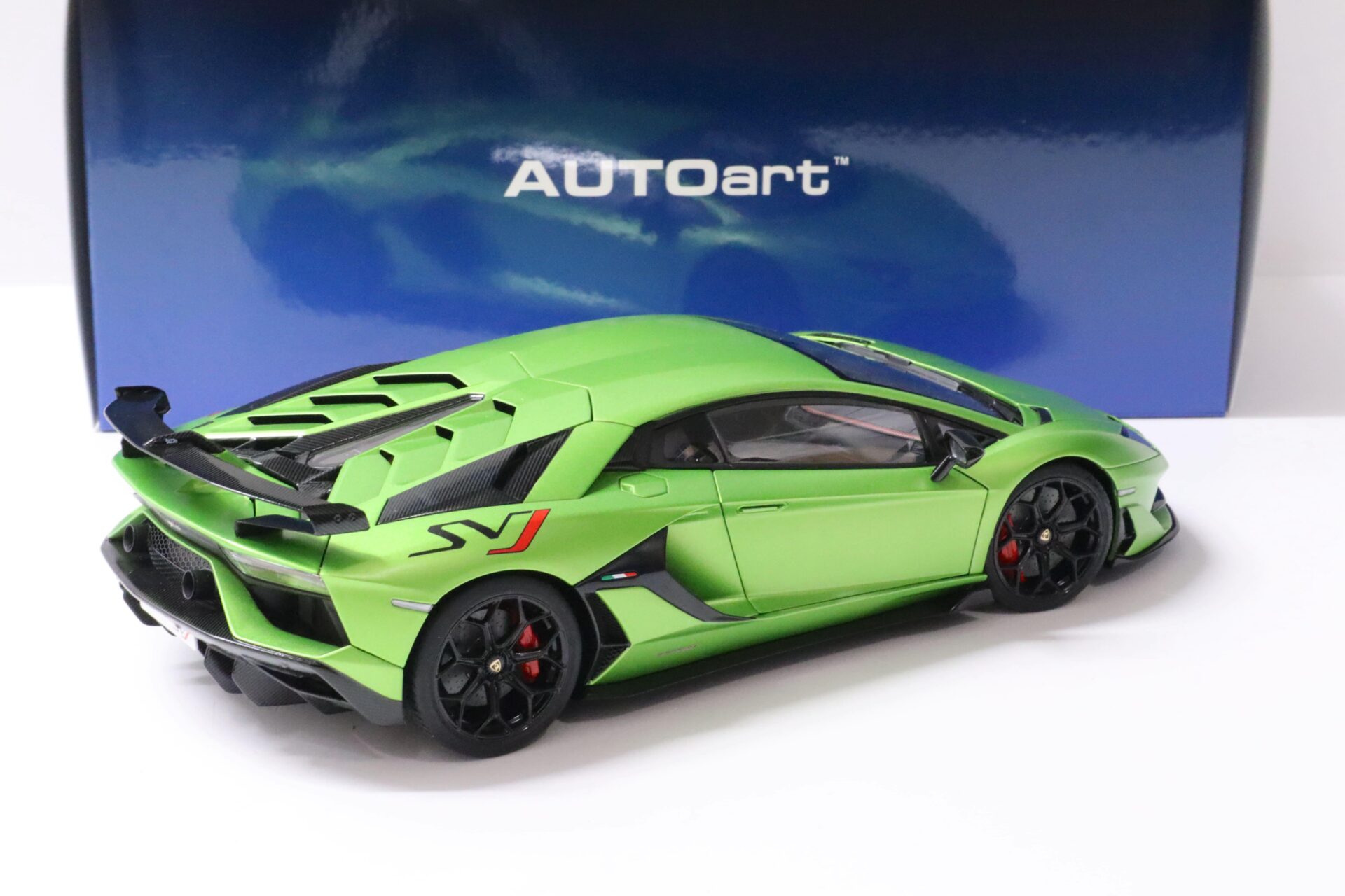 1:18 AUTOart Lamborghini Aventador SVJ 2019 Verde Alceo/ matt green