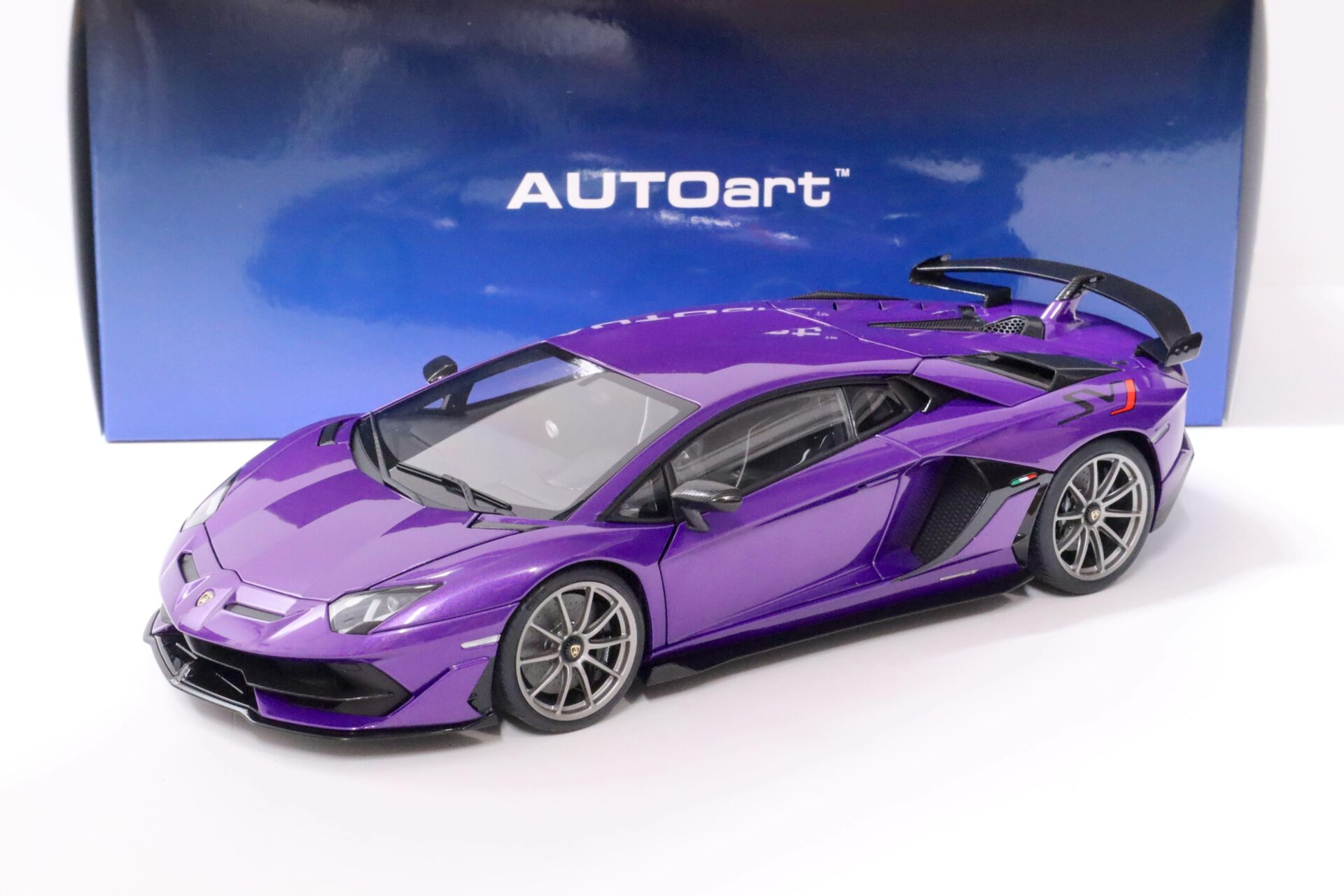 ID 59468 orig.jpg 1:18 AUTOart Lamborghini Aventador SVJ 2019 Viola Pasifae/ Pearl purple