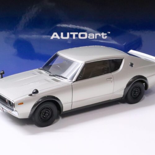 1:18 AUTOart Nissan Skyline 2000 GT-R (KPGC110) silver