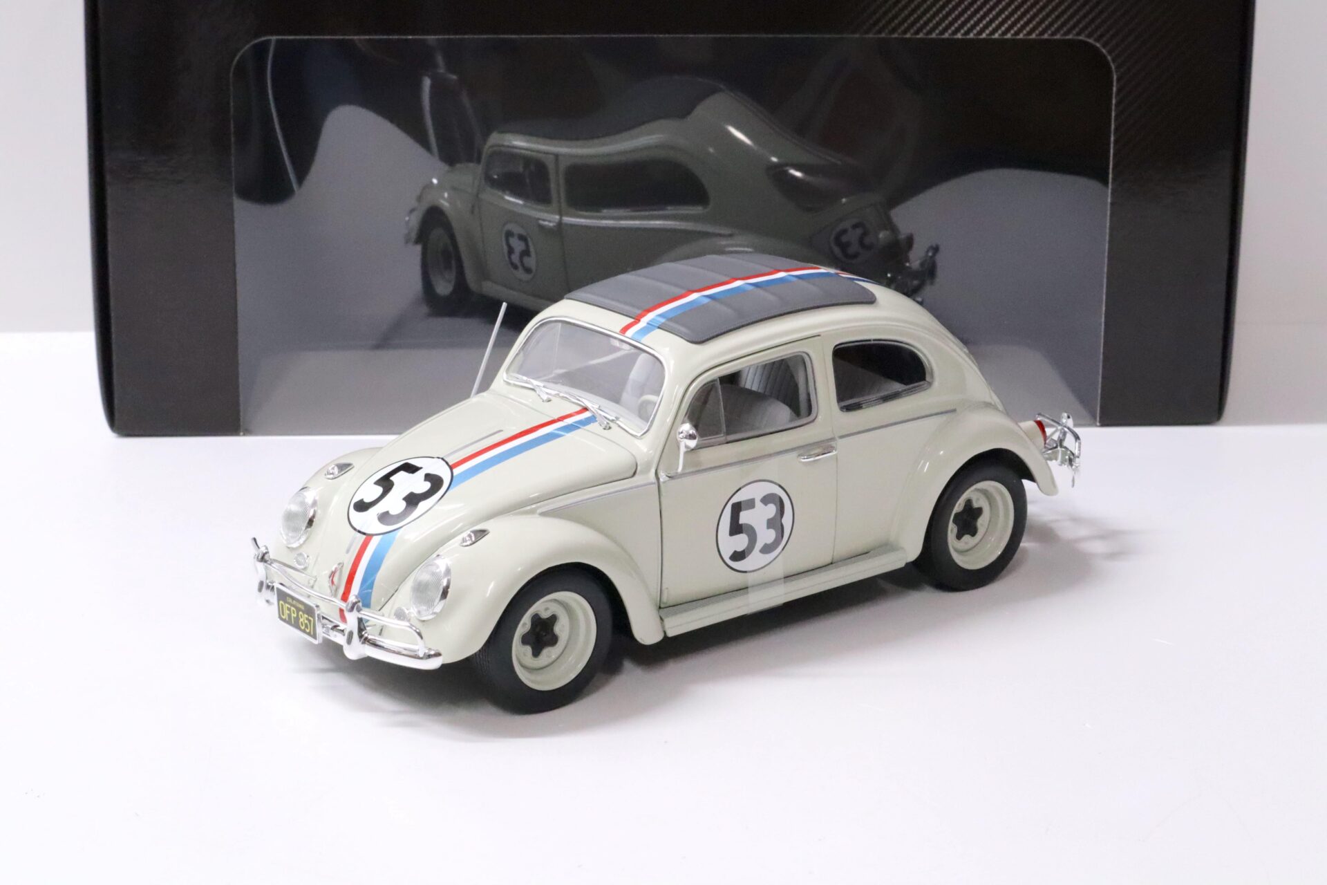 ID 59514 orig.jpg 1:18 Hot Wheels VW Käfer HERBIE "THE LOVE BUG" #53