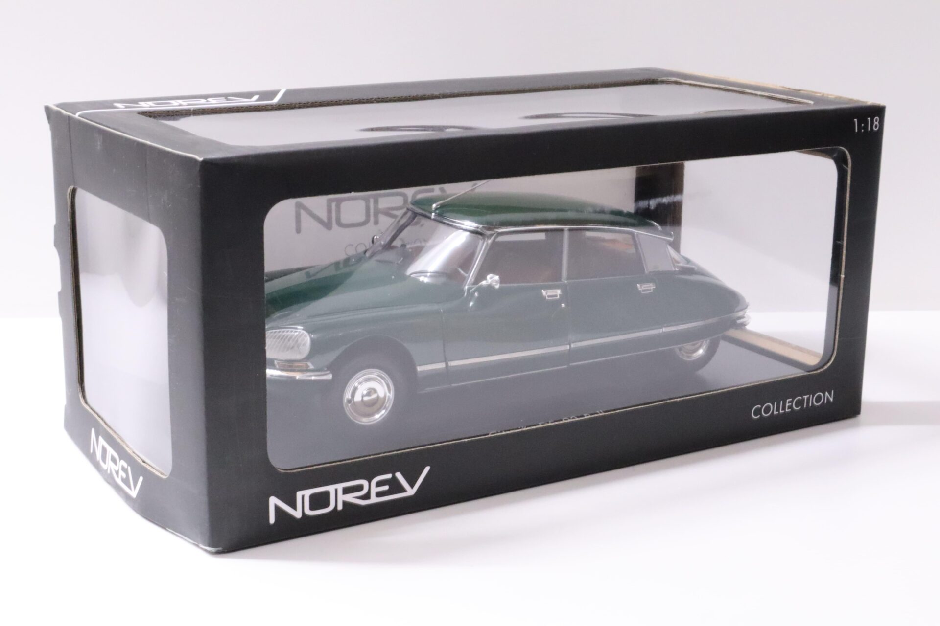 1:18 Norev Citroen DS23 Pallas 1972 Charmille green