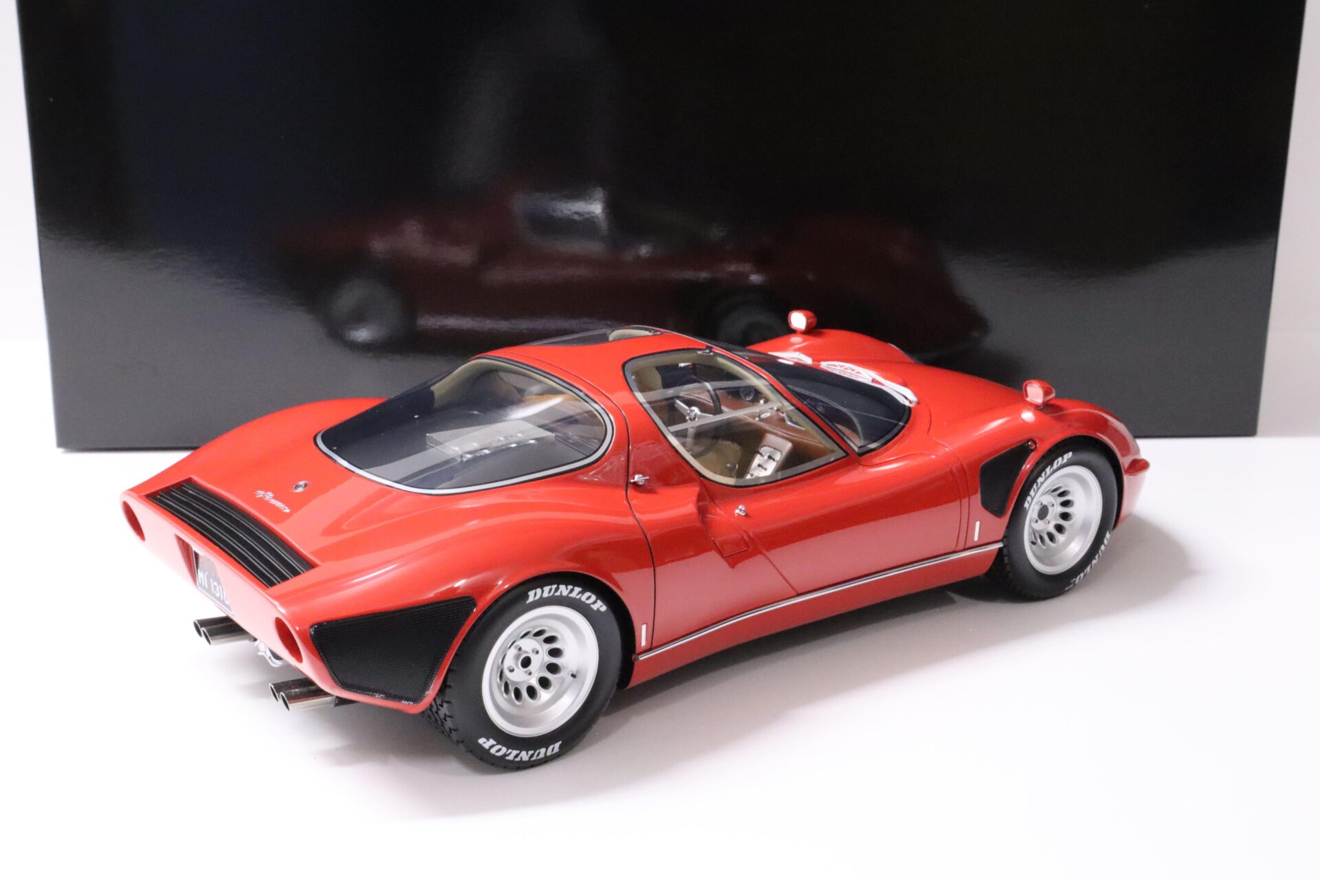 1:12 Premium ClassiXXs Alfa Romeo Tipo 33 Stradale red/ silver wheels