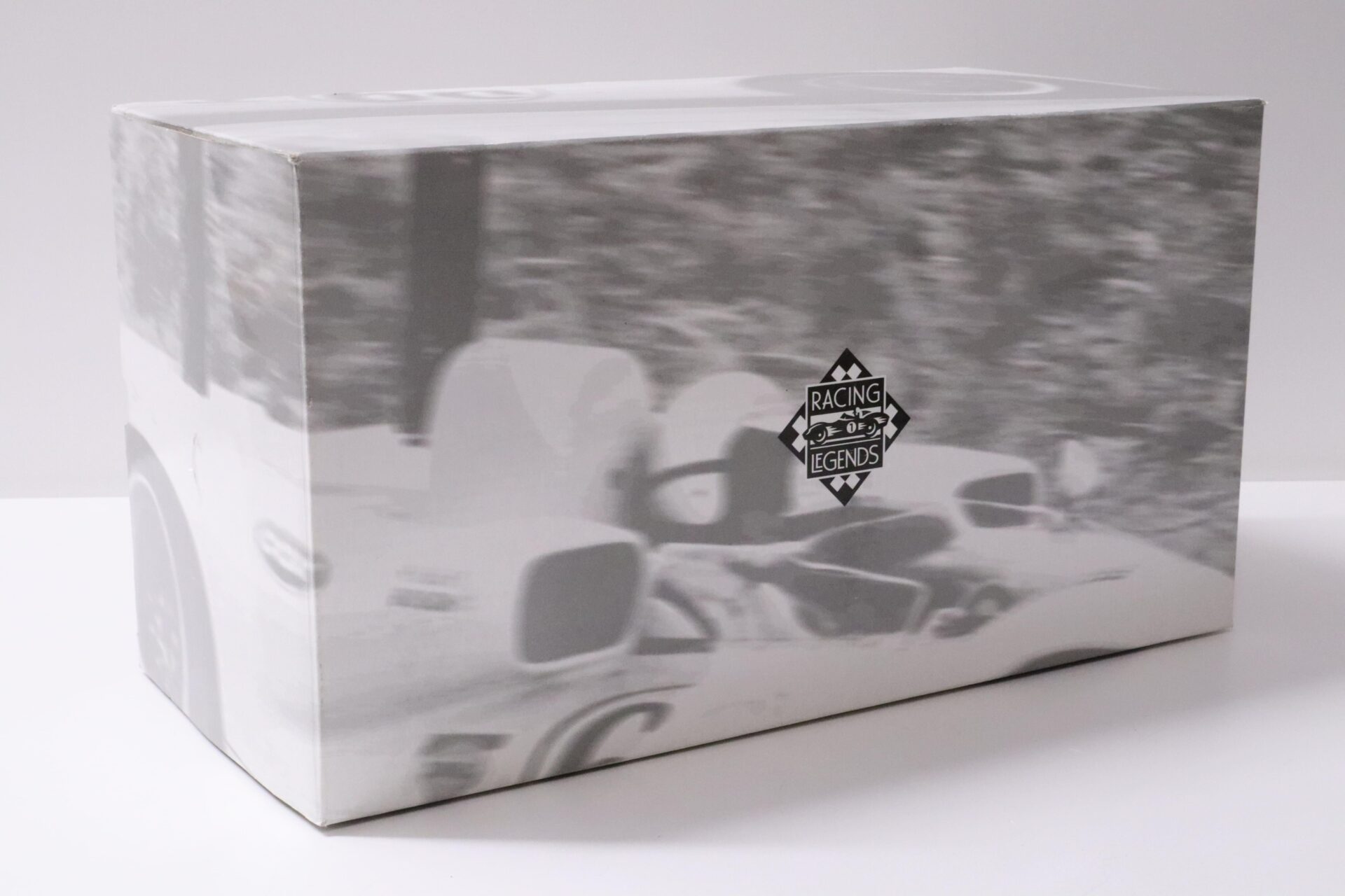 1:18 Exoto 1966 CHAPARRAL 2E CAN AM Pure Line Polished Aluminium