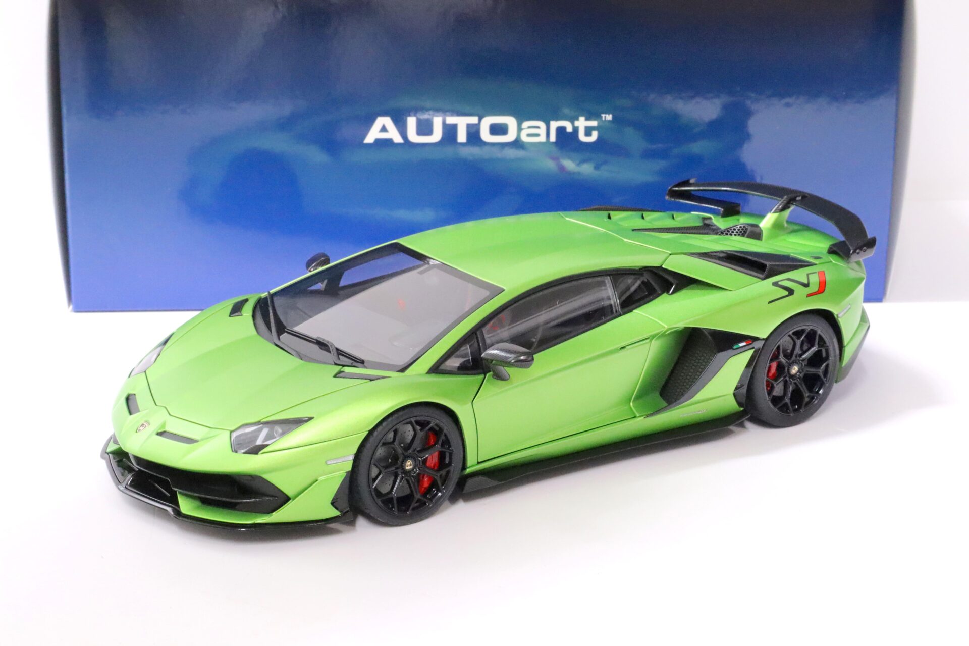1:18 AUTOart Lamborghini Aventador SVJ 2019 Verde Alceo/ matt green