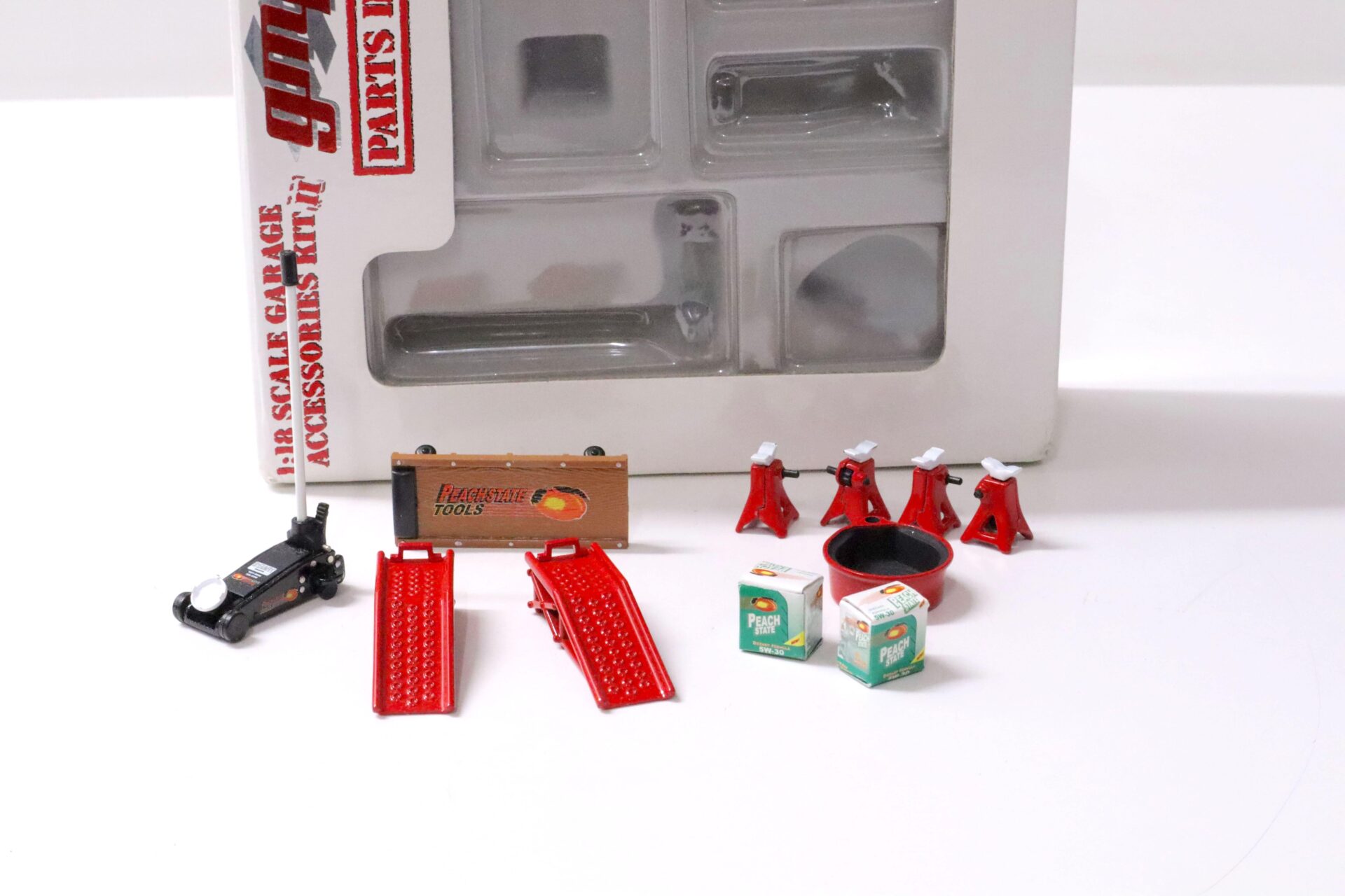 1:18 GMP Original Garage Accessories Kit #2 Parts Dept Diorama Zubehör Part No. 9012