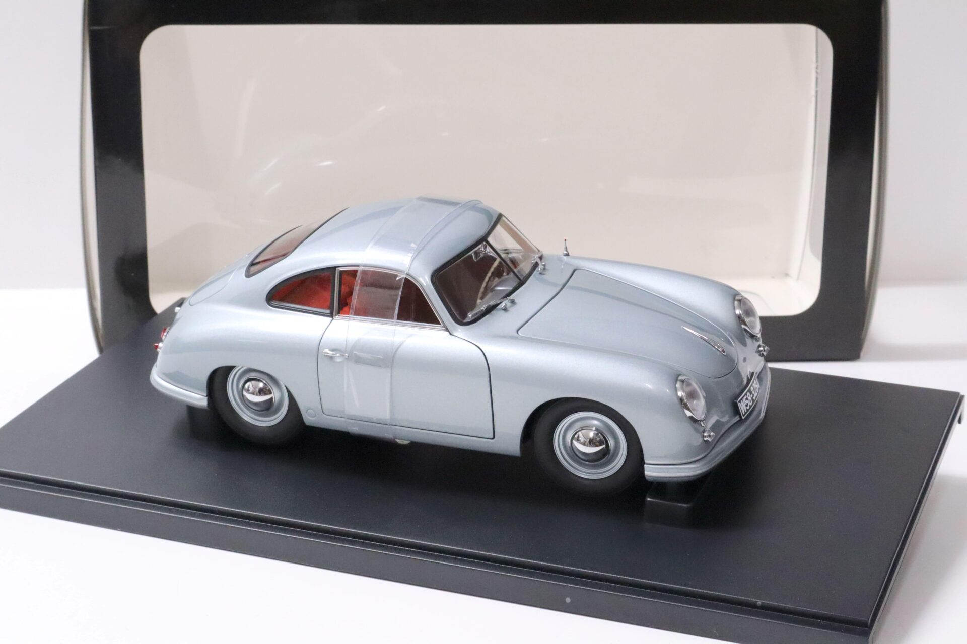 1:18 AUTOart Porsche 356 Coupe Fishsilver-grey metallic 1950