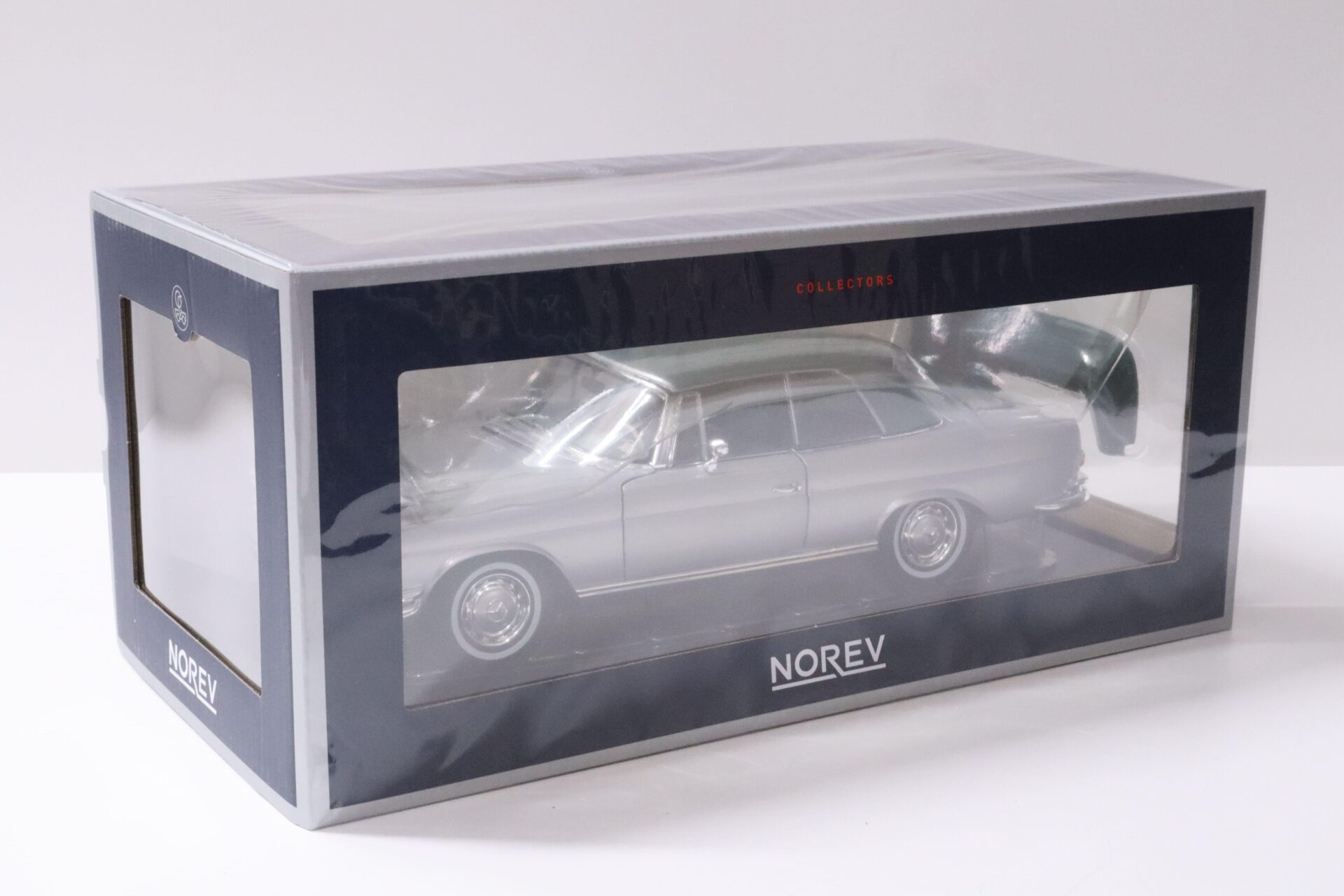 1:18 Norev Mercedes 280 SE Cabriolet 1969 silver metallic/ green