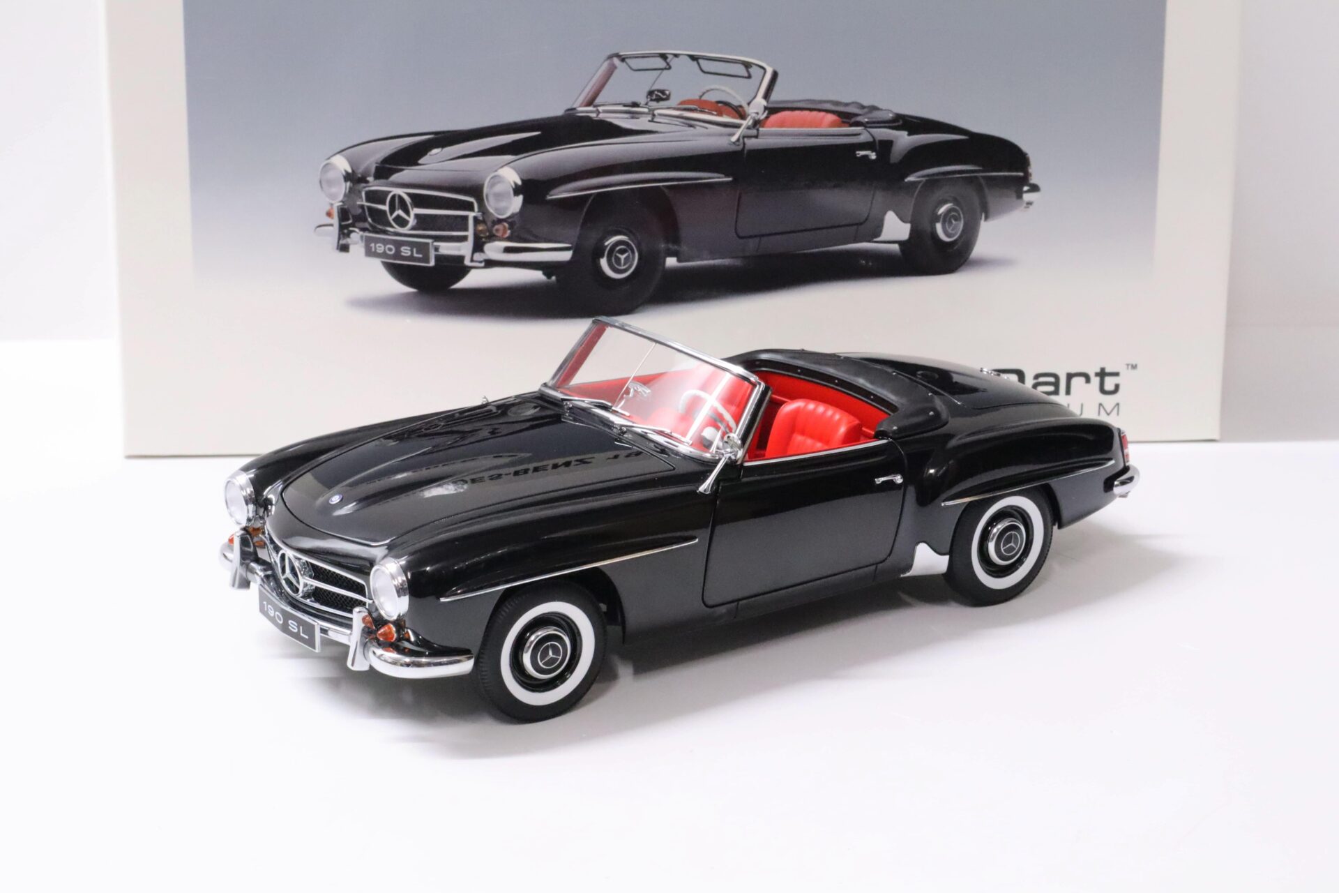 1:18 AUTOart Mercedes 190SL Cabriolet black/ red with TOP