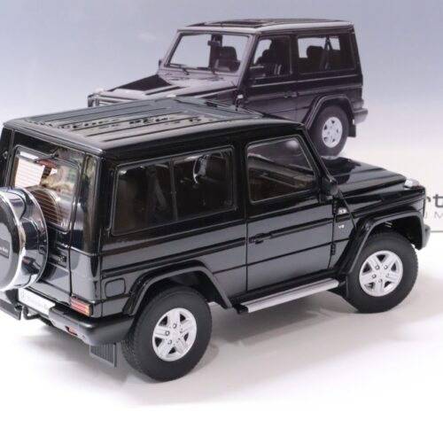 1:18 AUTOart Mercedes G-Class G500 SWB 1998 black - Image 3