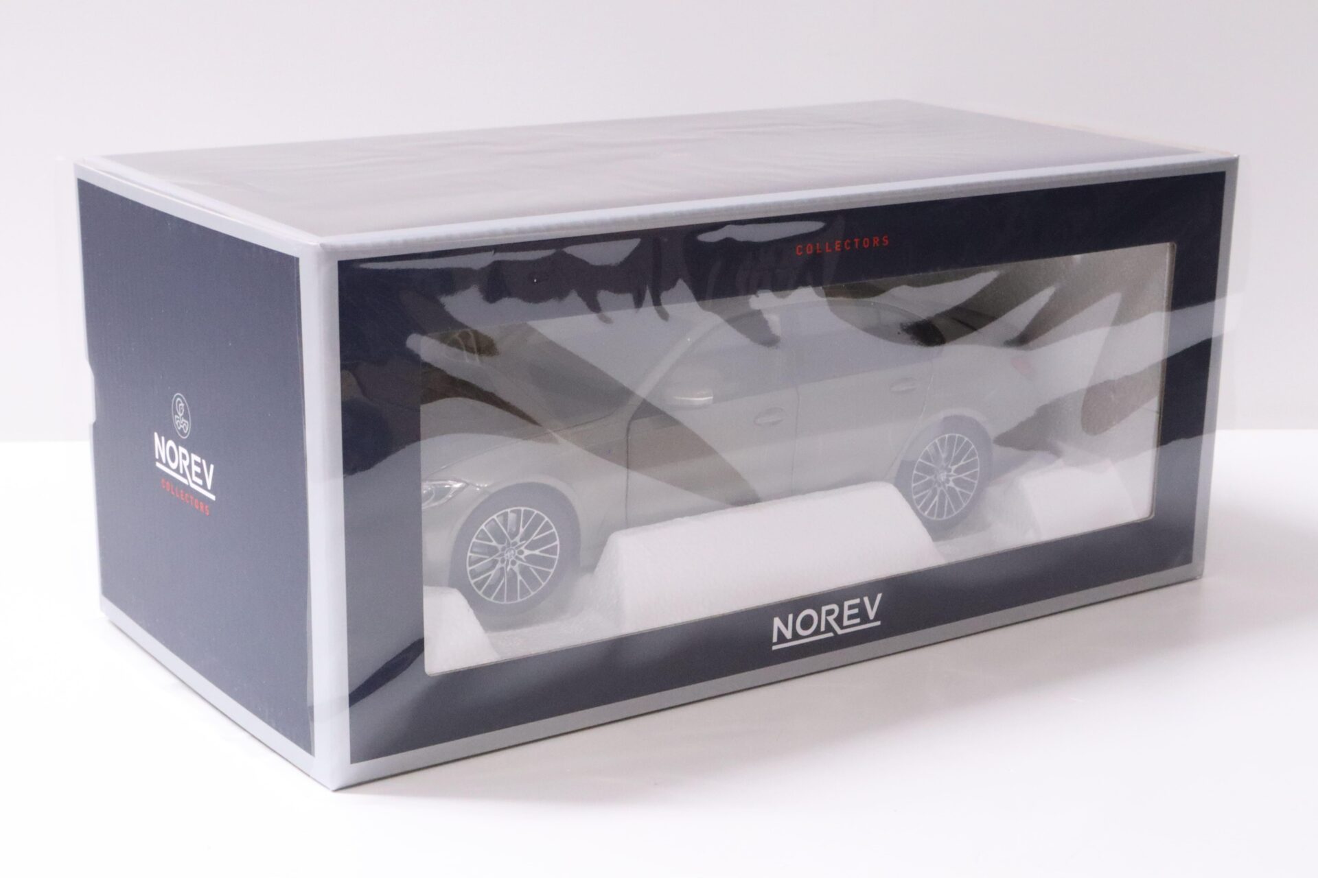 1:18 Norev BMW 330i (G20) Limousine M-Pack 2019 silver-grey metallic